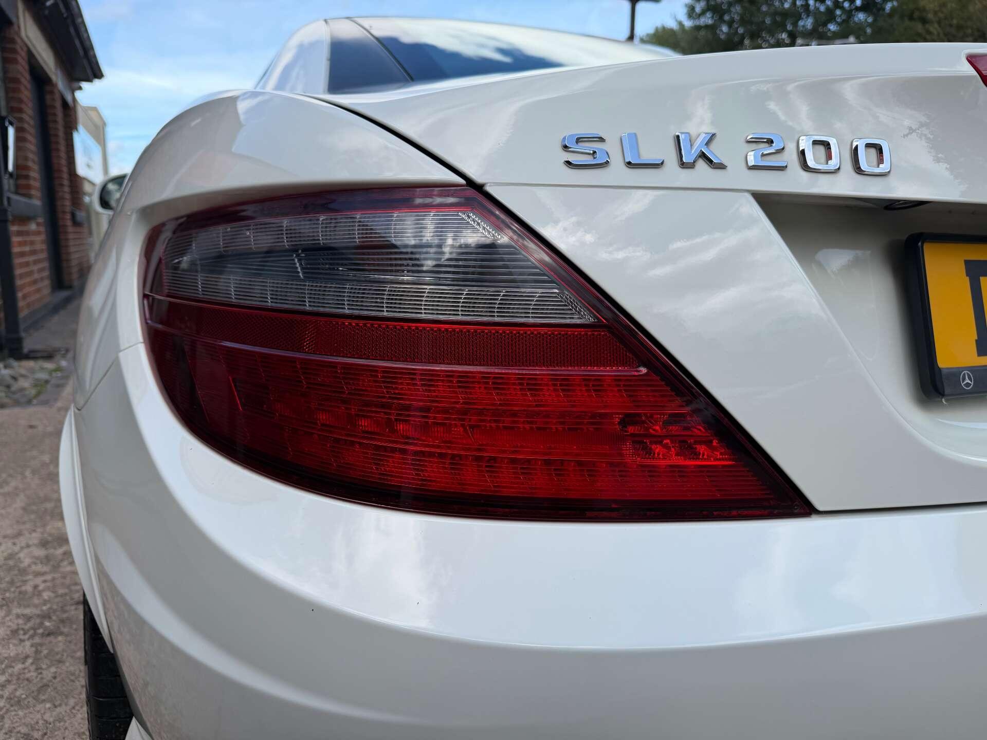 Mercedes-Benz SLK view 12