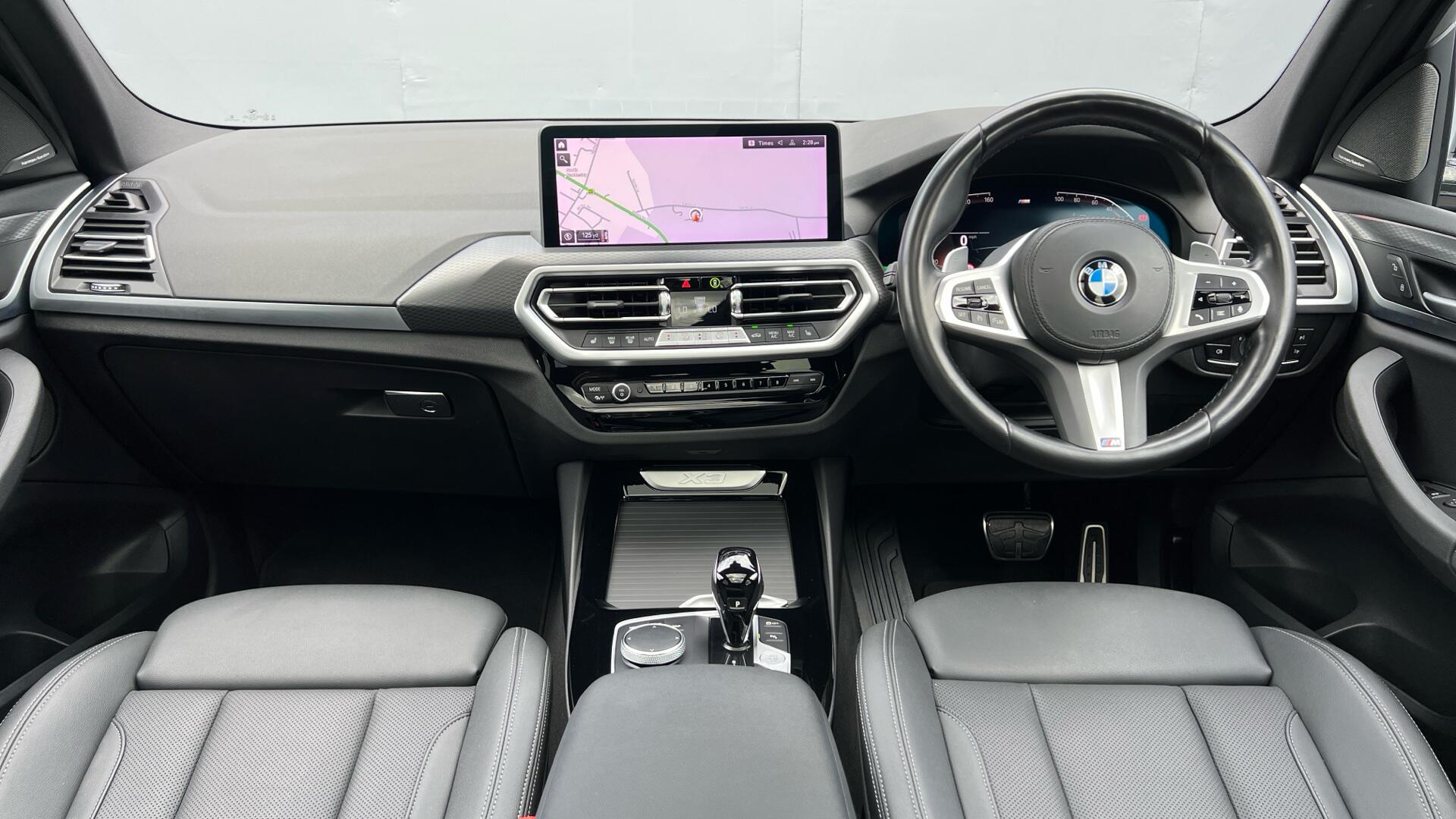 BMW X3 view 4