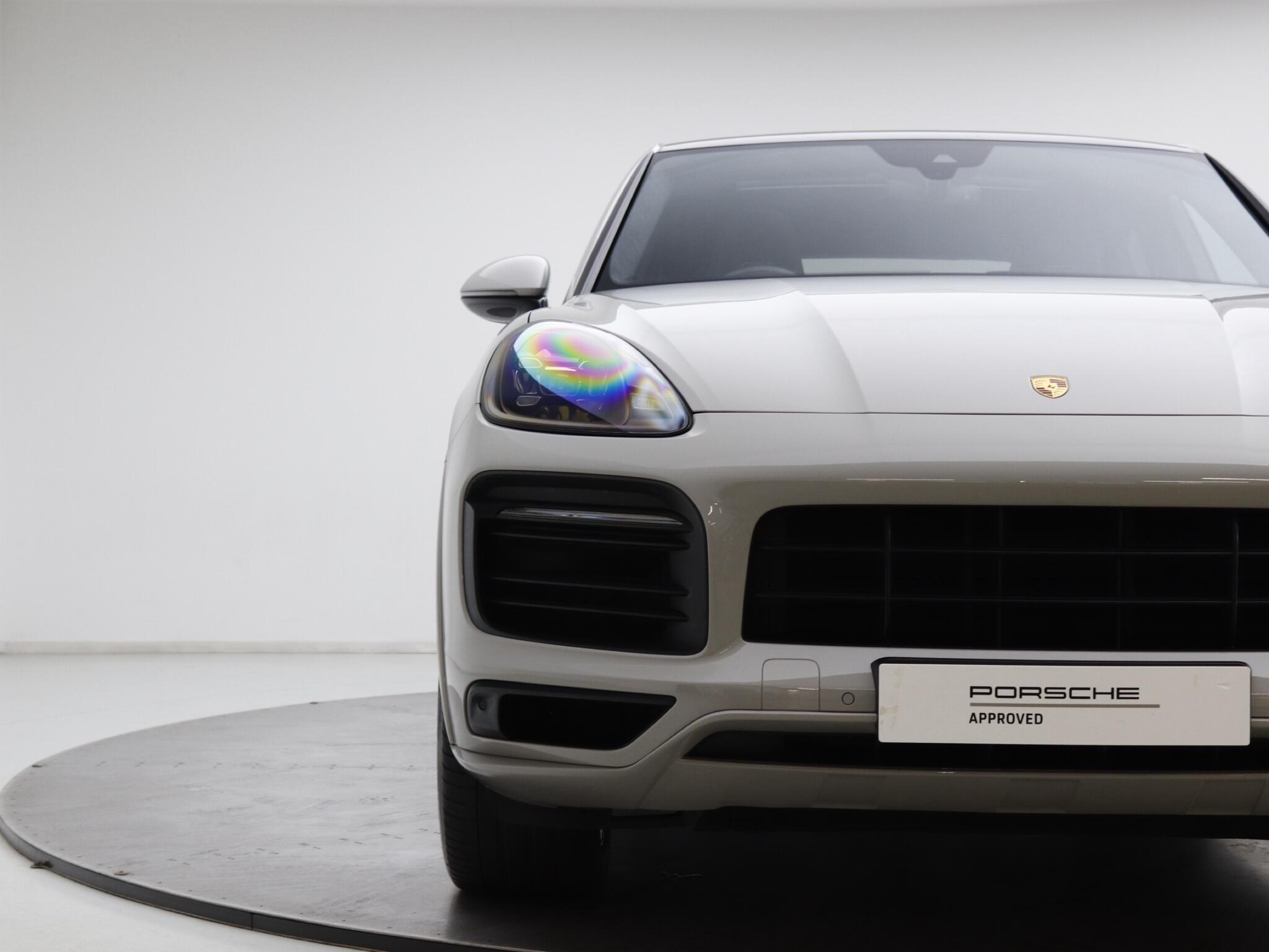 Porsche Cayenne view 24