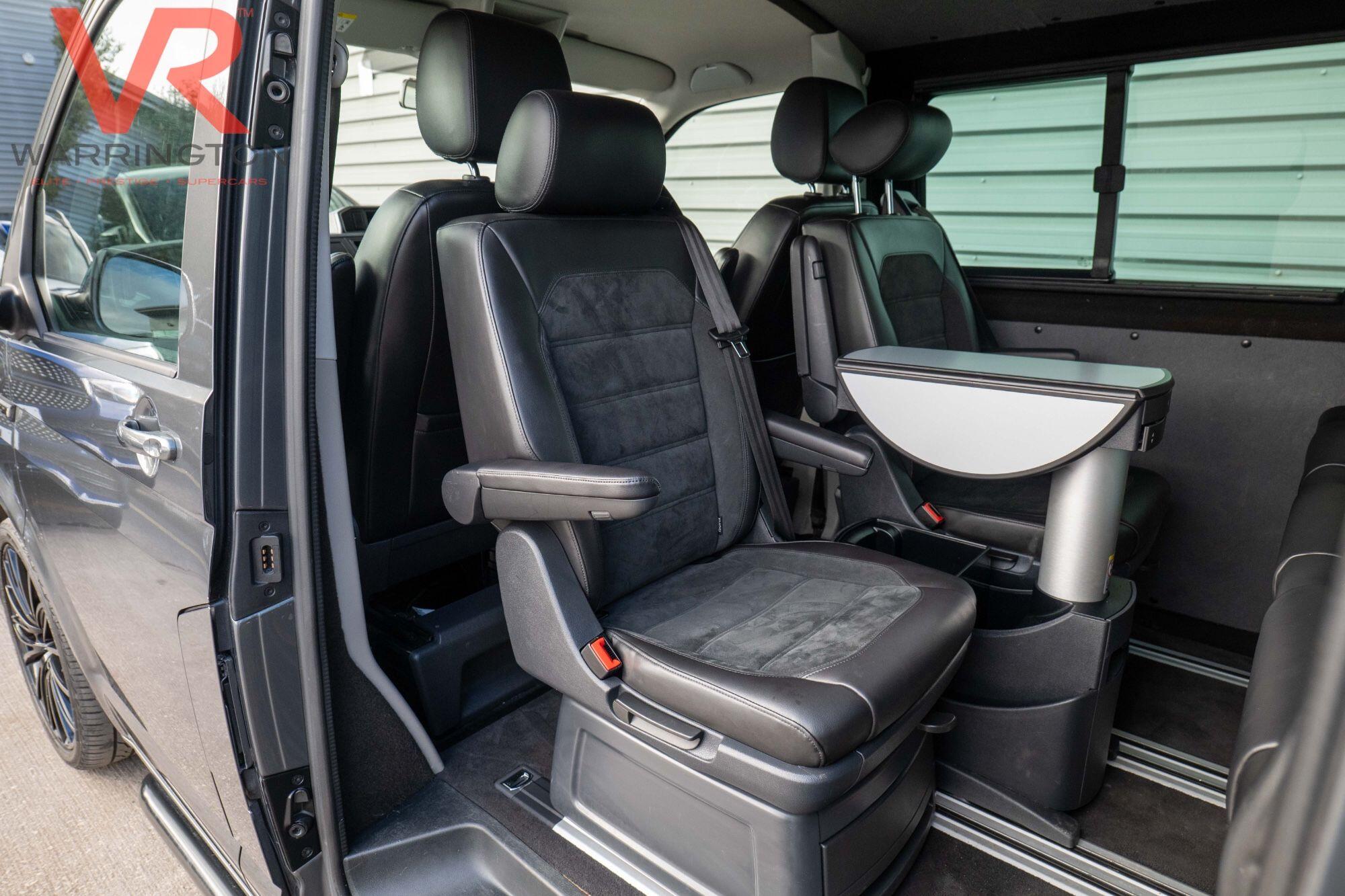 Volkswagen Transporter view 11