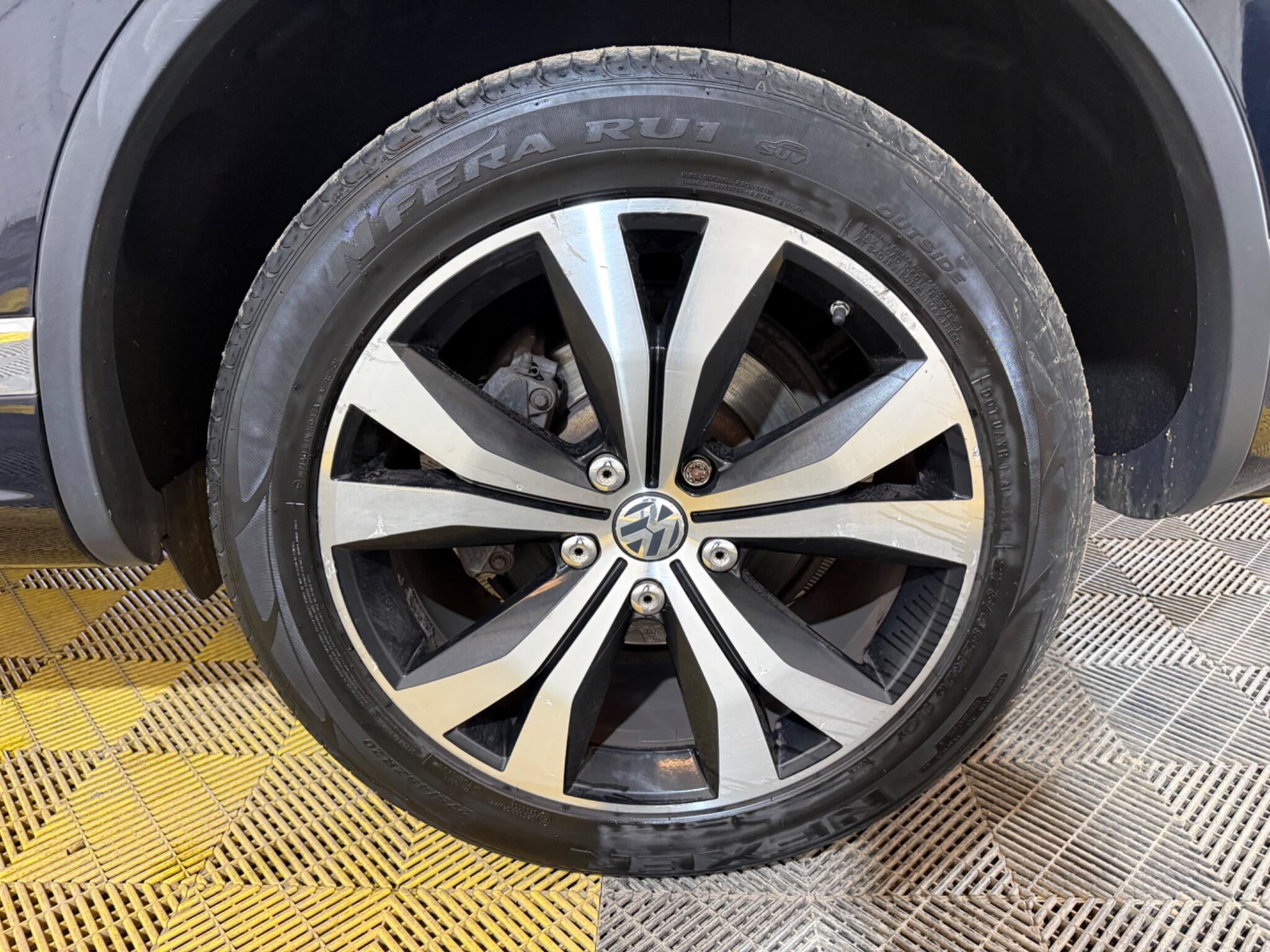 Volkswagen Touareg view 56