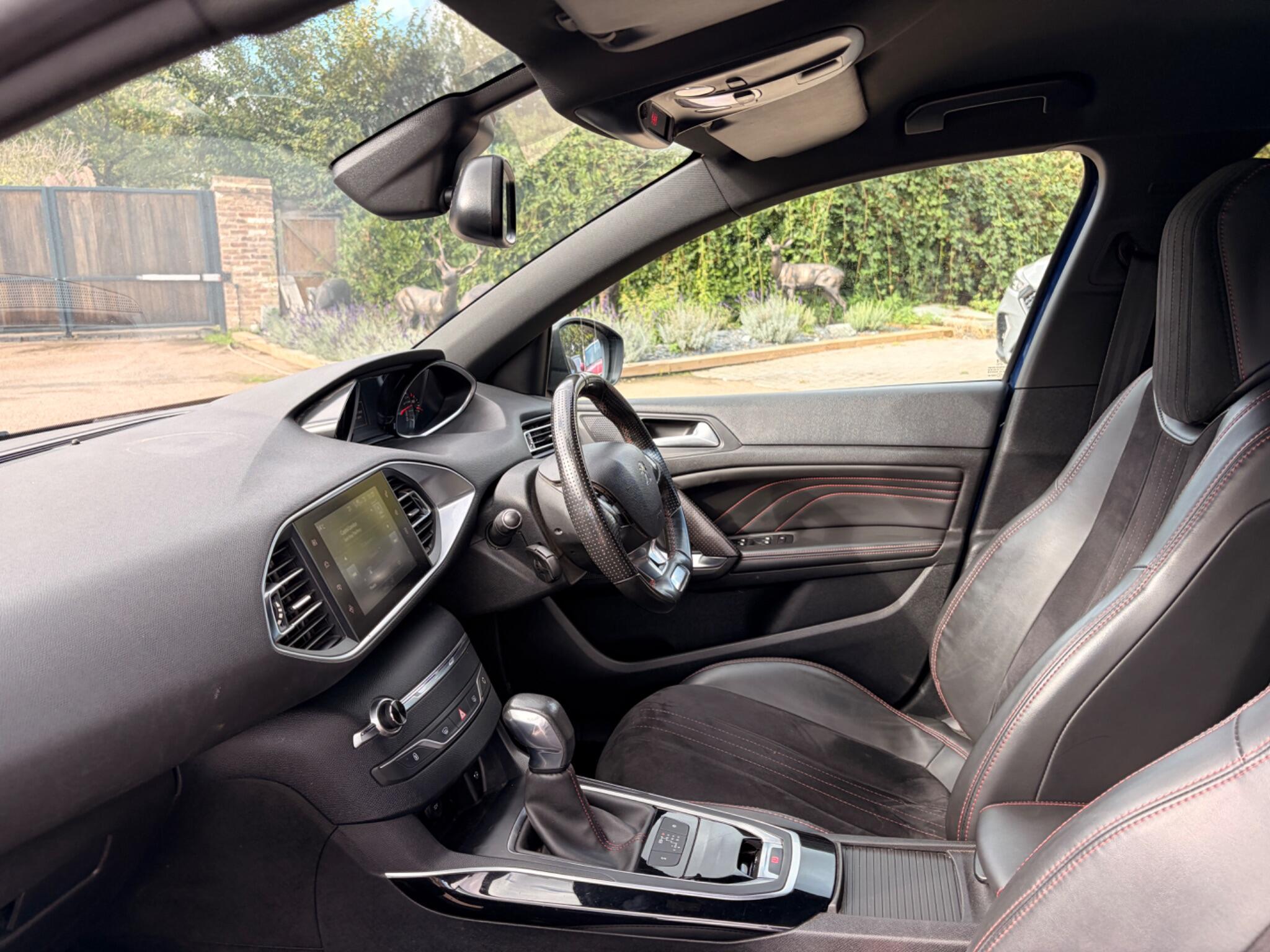 Peugeot 308 view 12