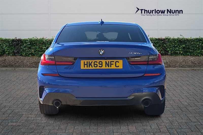 BMW 3 Series view 4