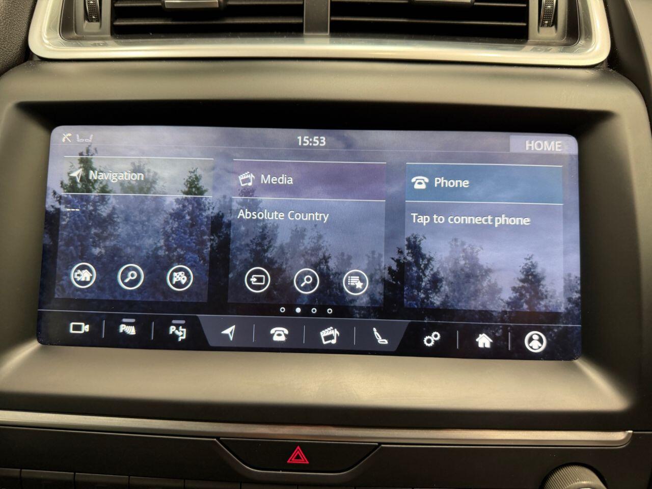 Jaguar E-Pace view 40