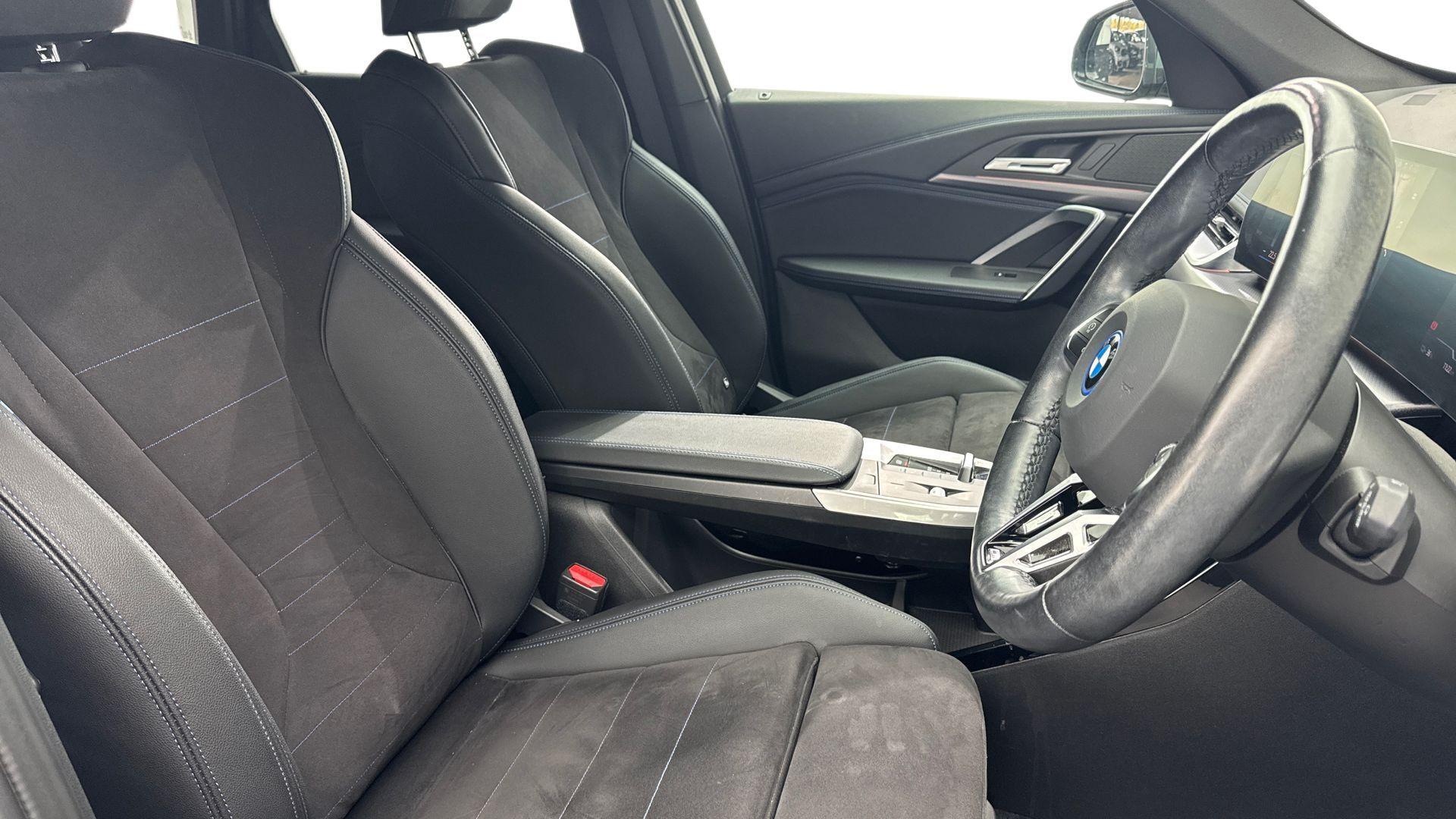 BMW iX1 view 11