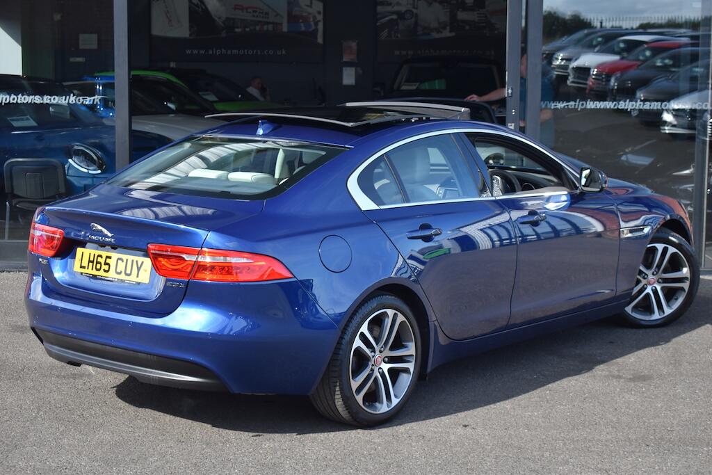 Jaguar Xe view 7