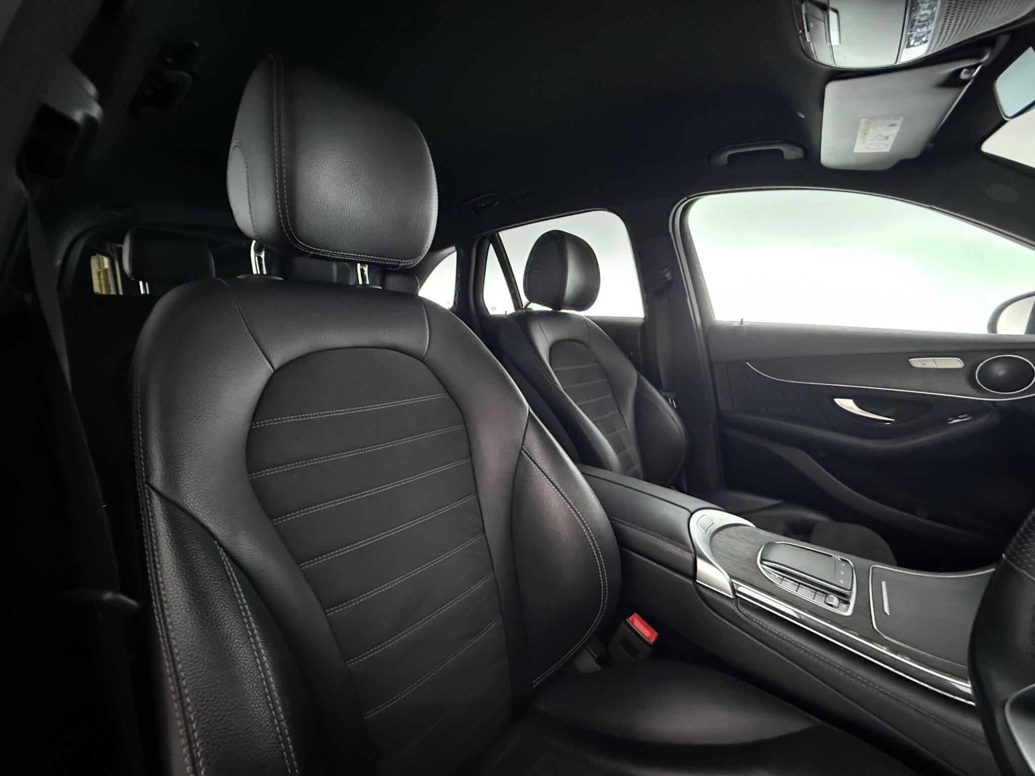 Mercedes-Benz GLC view 30