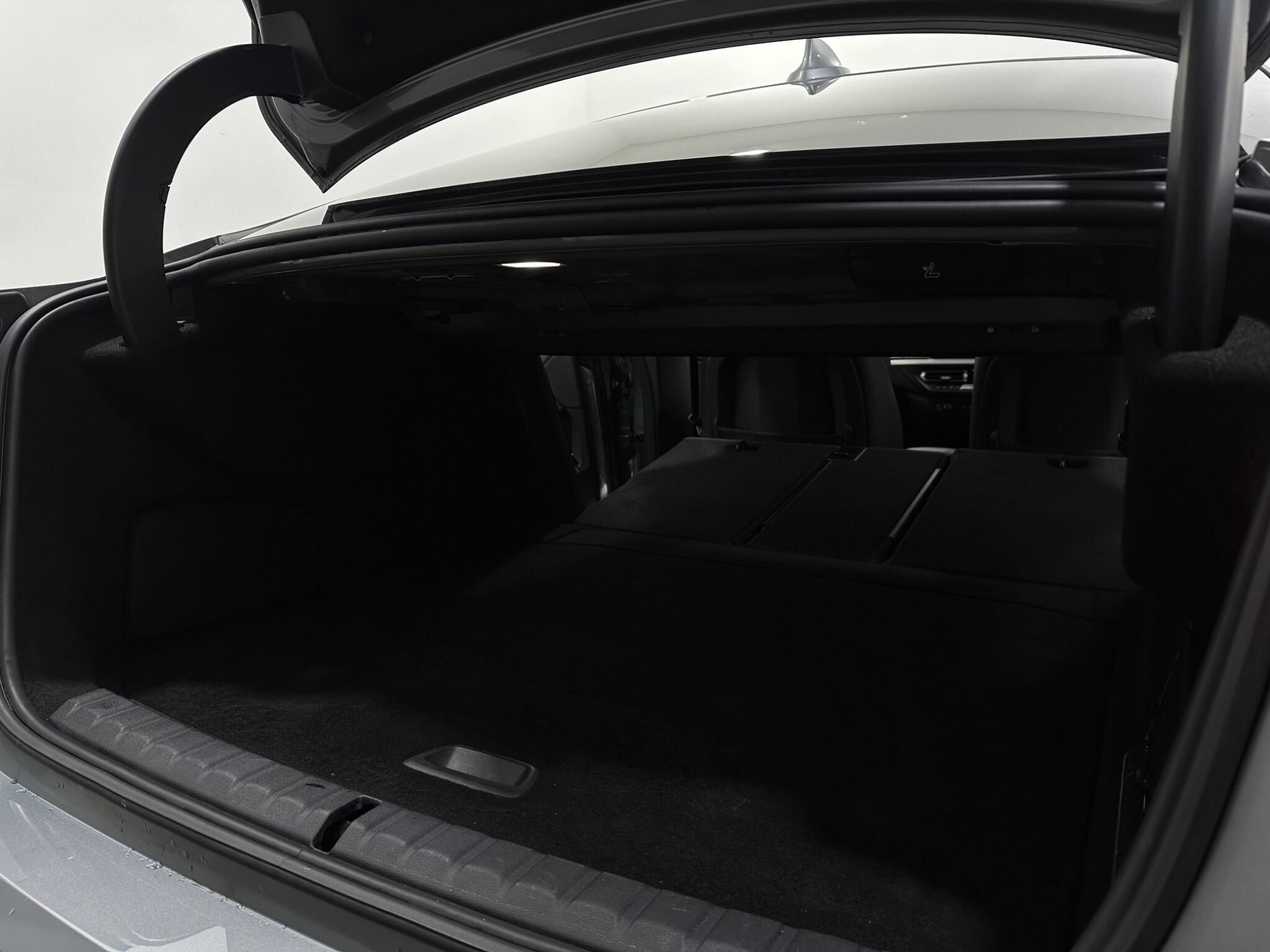 BMW 2 Series view 44