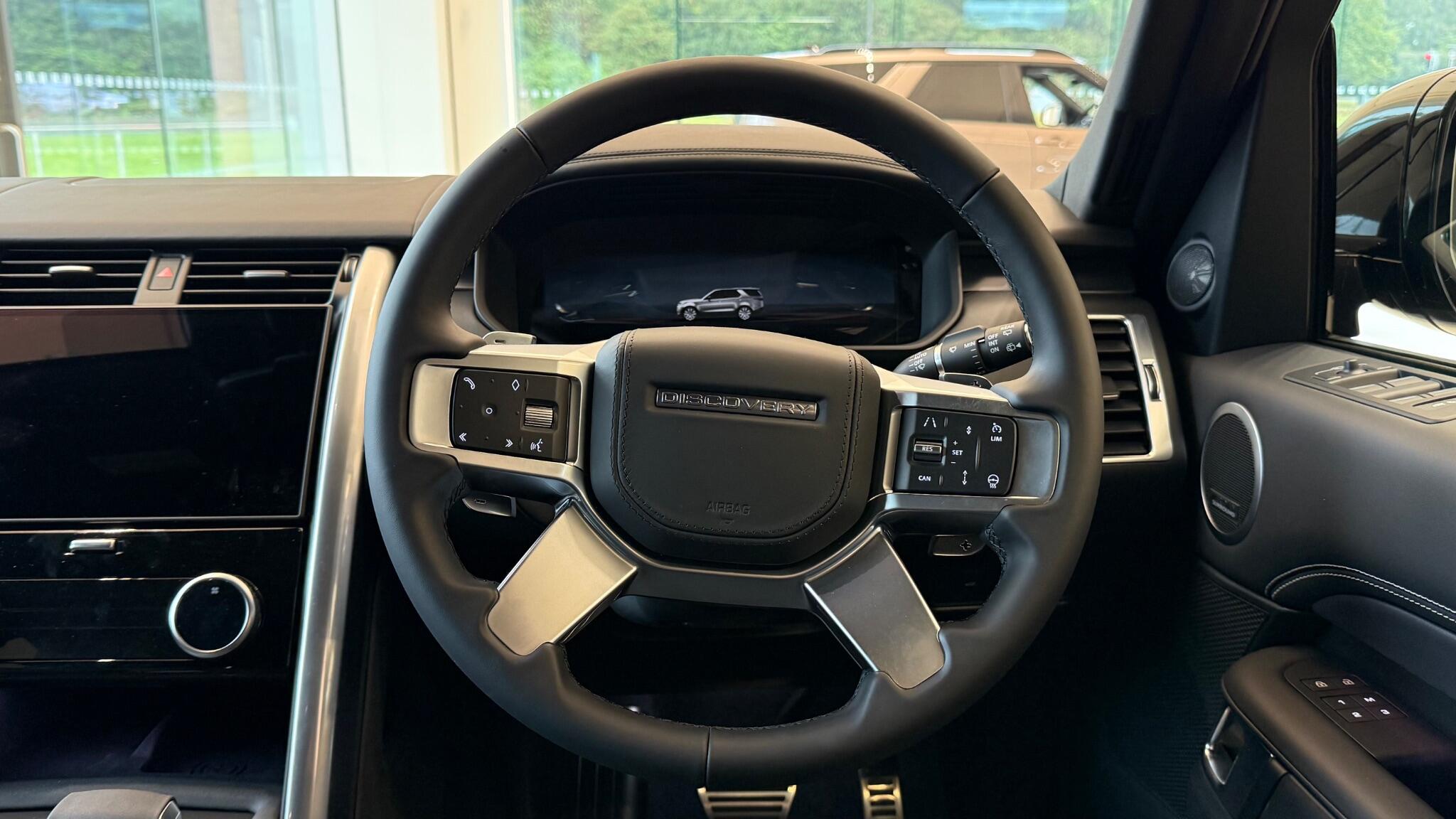 Land Rover Discovery view 26