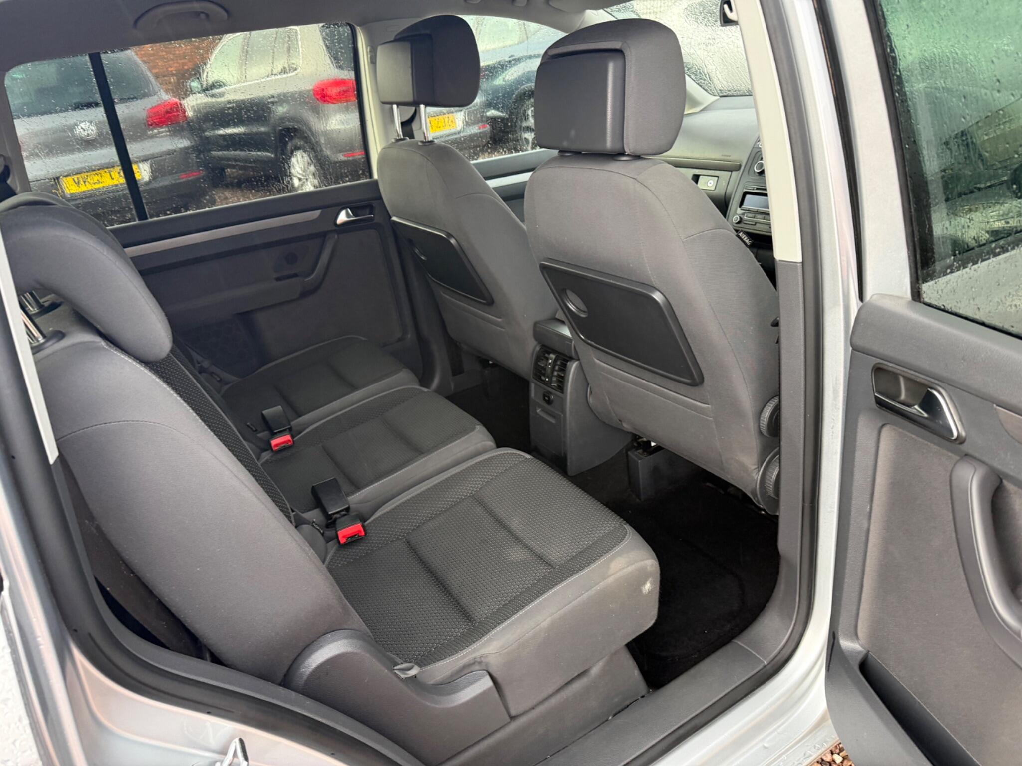 Volkswagen Touran view 29