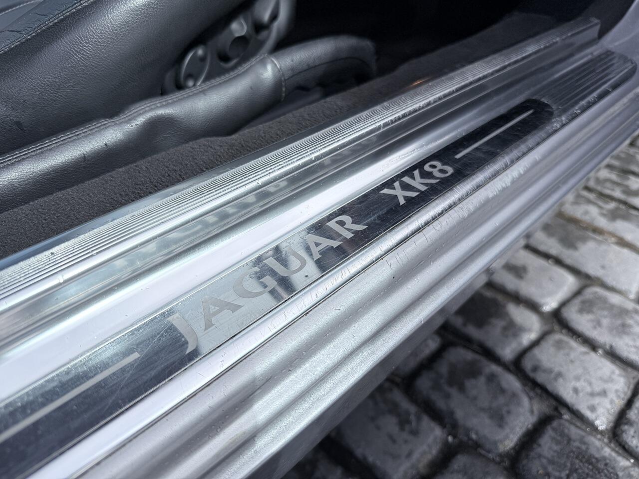 Jaguar XK8 view 22