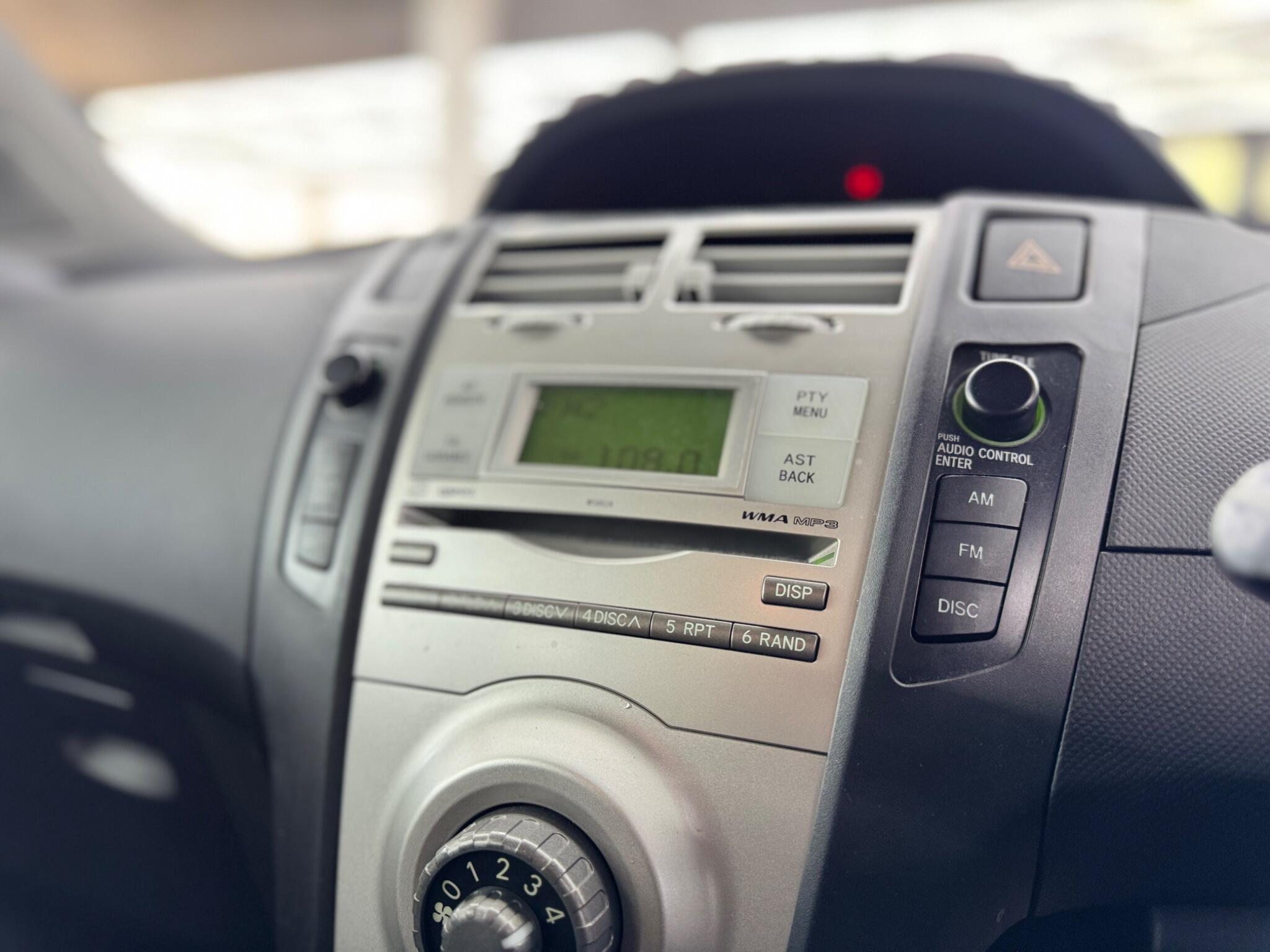 Toyota Yaris view 34