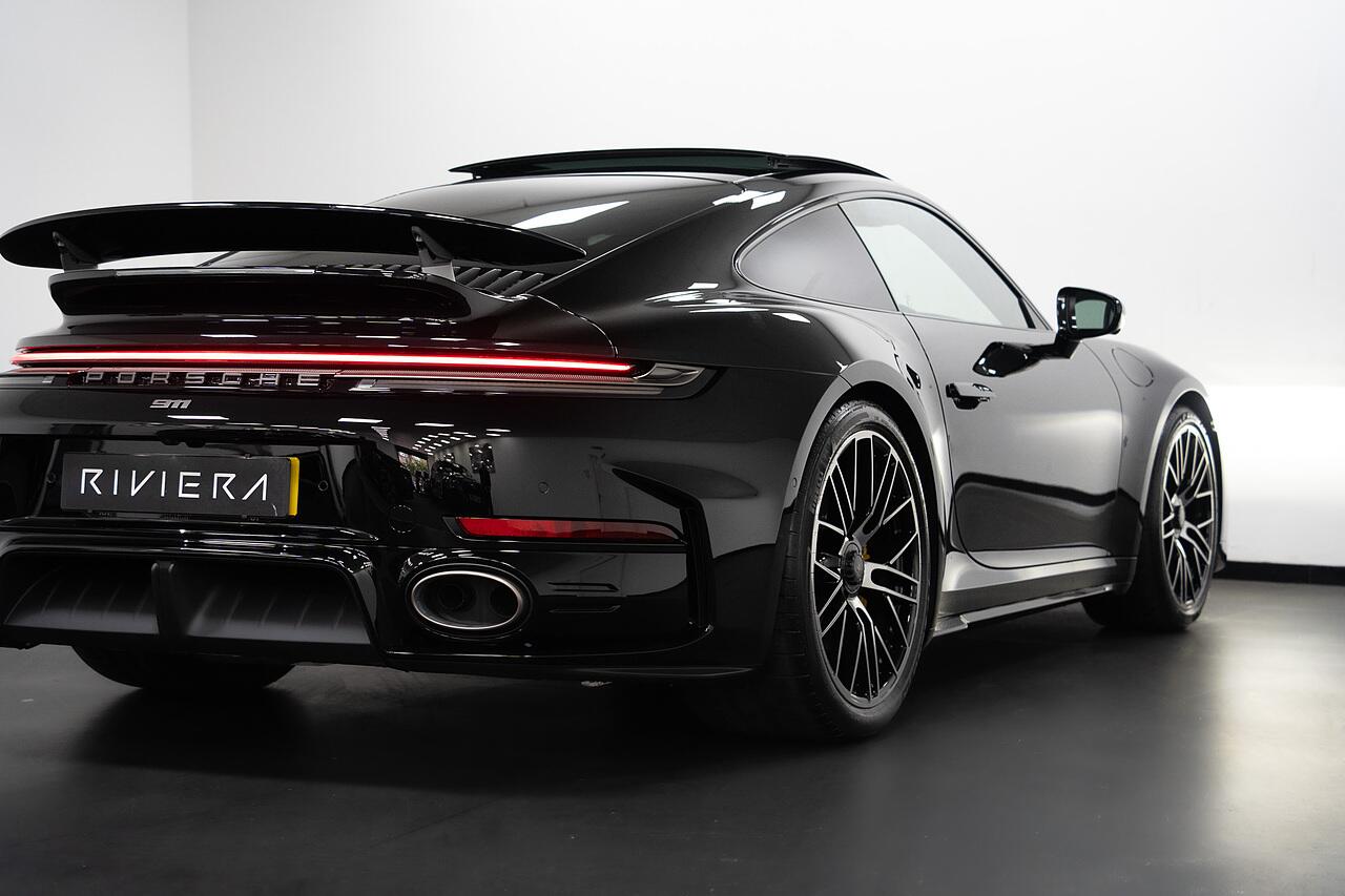 Porsche 911 view 38
