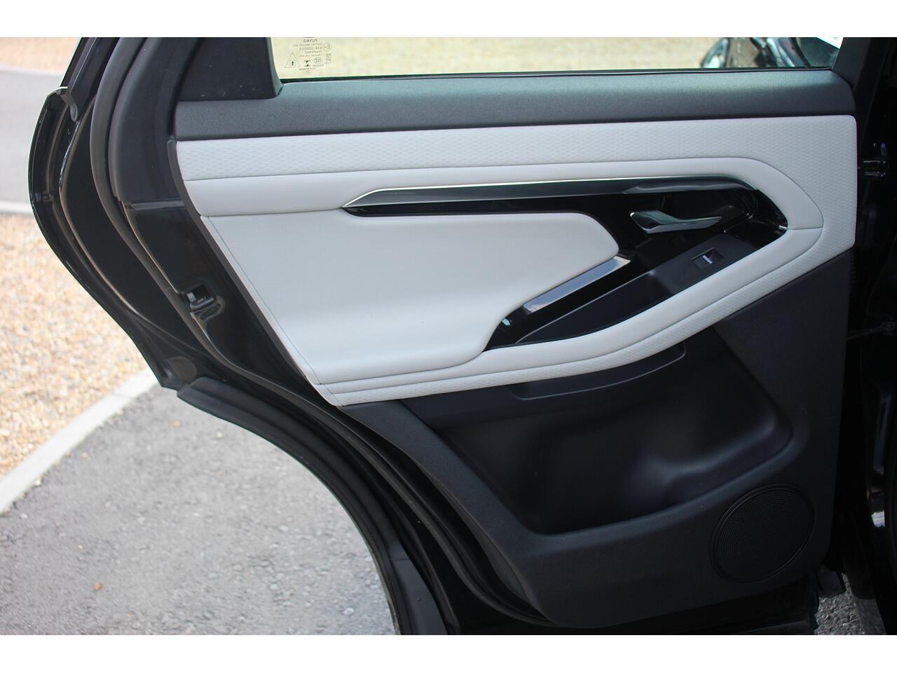 Land Rover Range Rover Evoque view 34