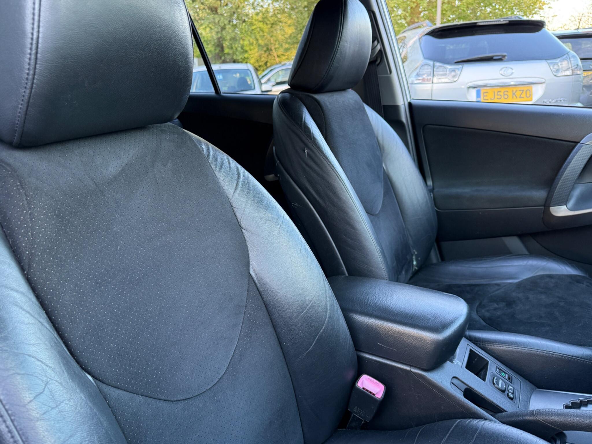 Toyota RAV4 - Image 37