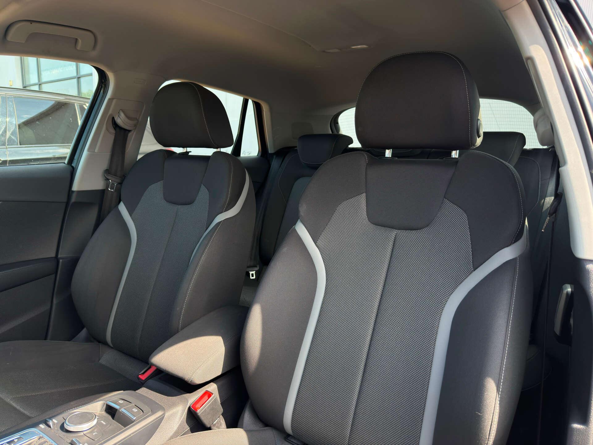 Audi Q2 view 48