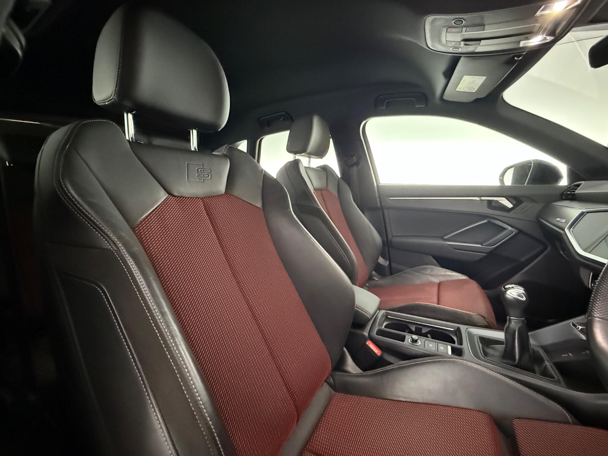 Audi Q3 view 30