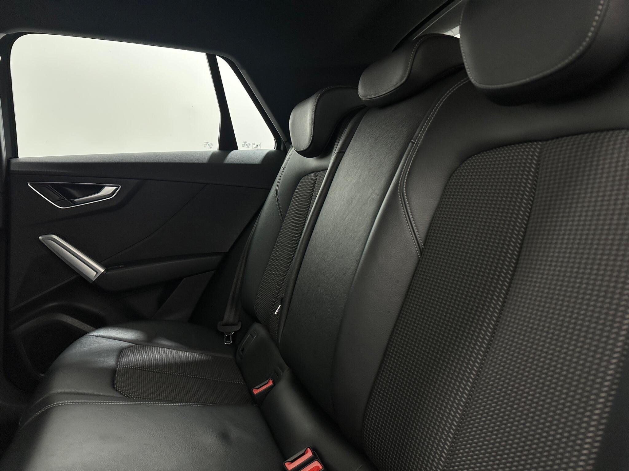 Audi Q2 view 36
