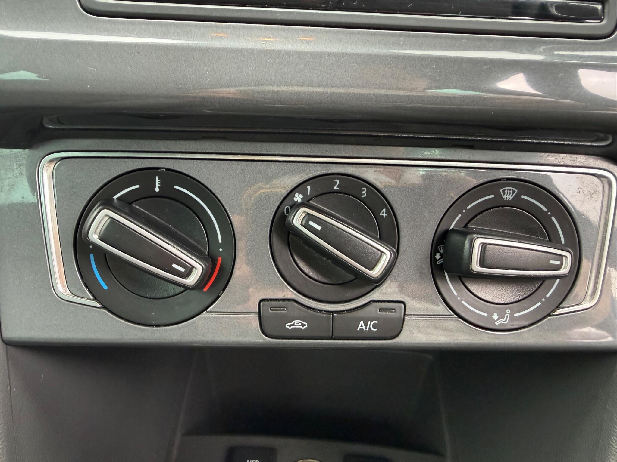 Volkswagen Polo view 22