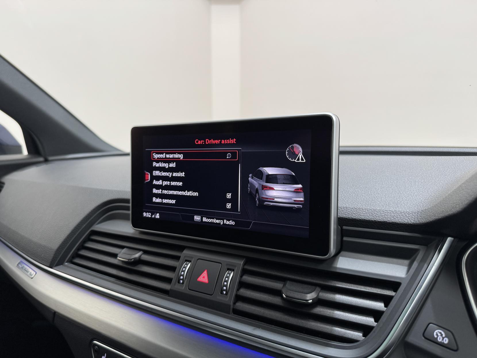 Audi Q5 view 32