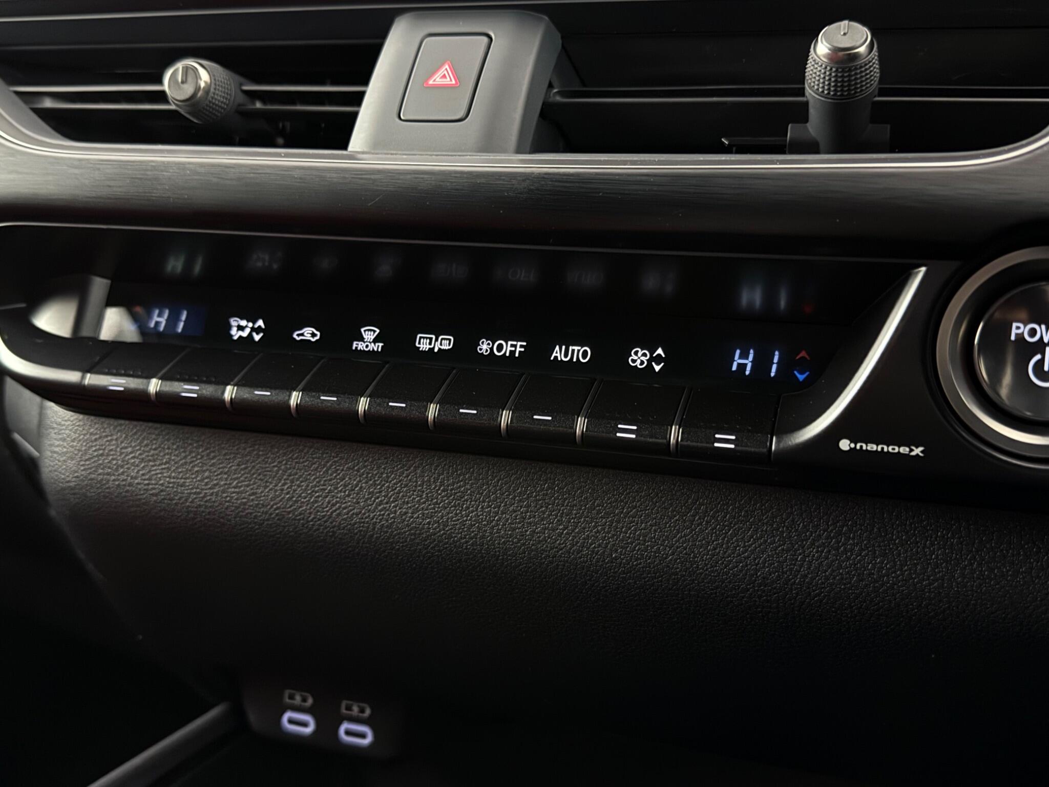 Lexus Ux view 30