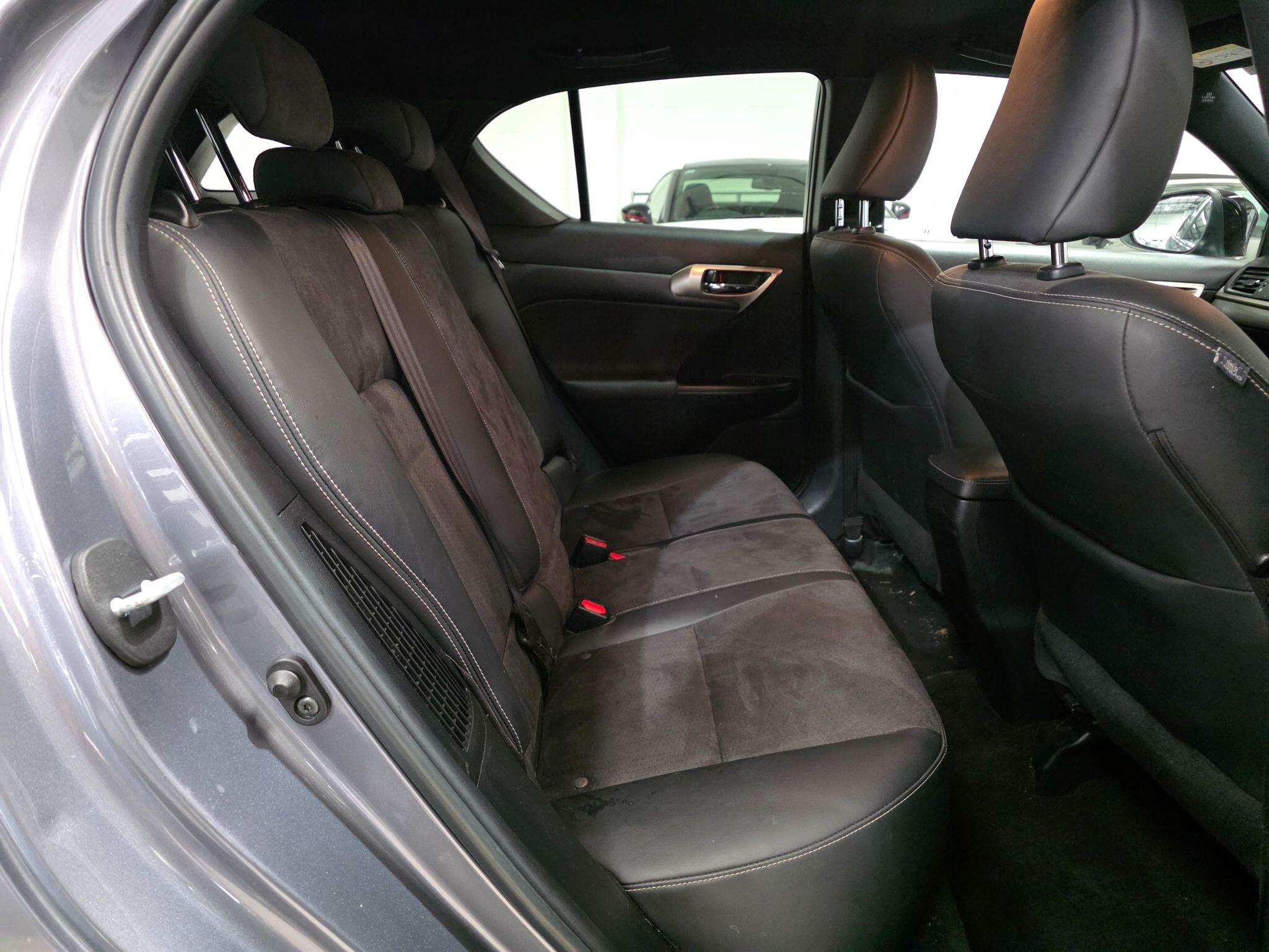 Lexus CT view 20