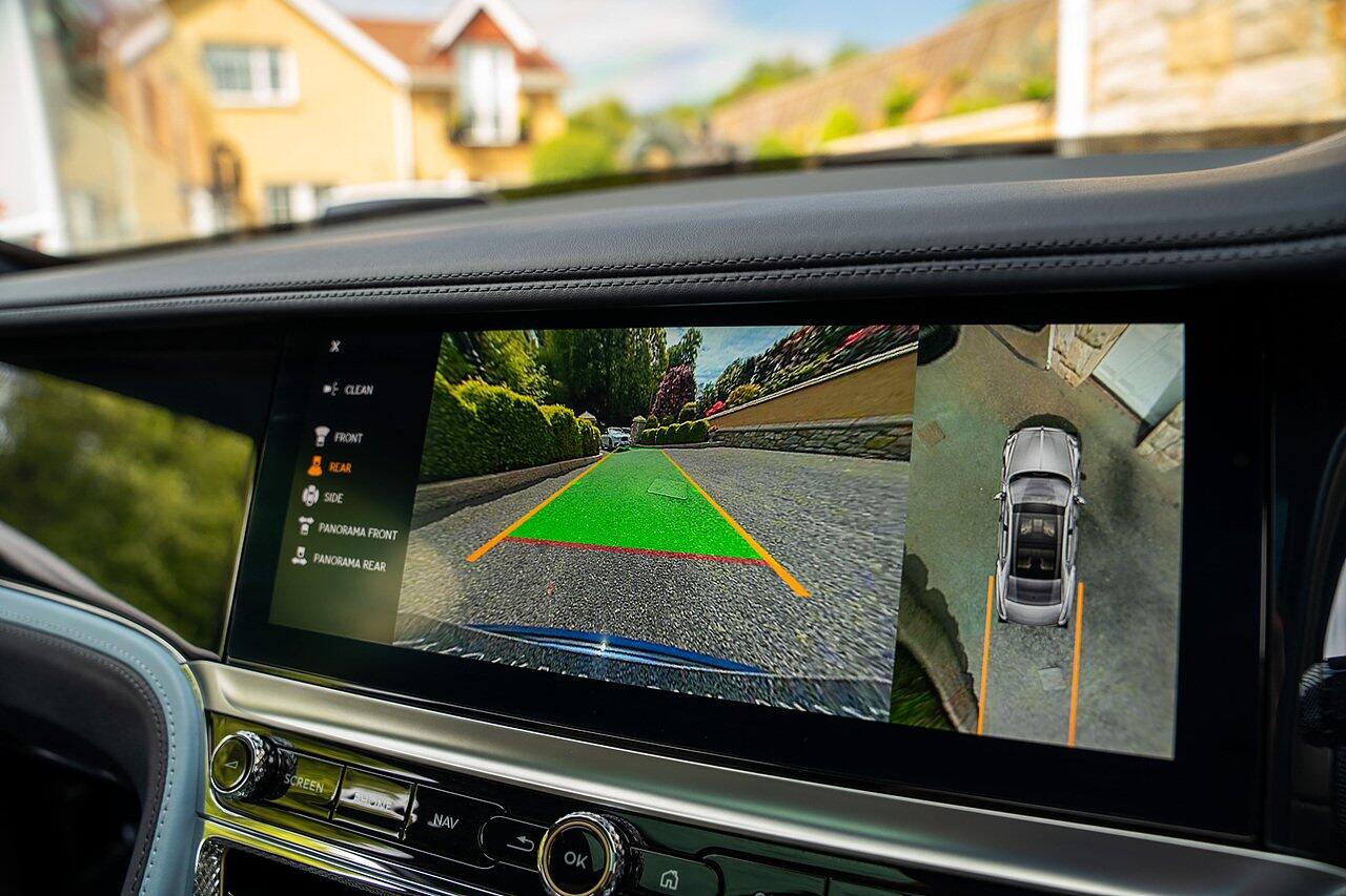 Bentley Flying Spur view 90