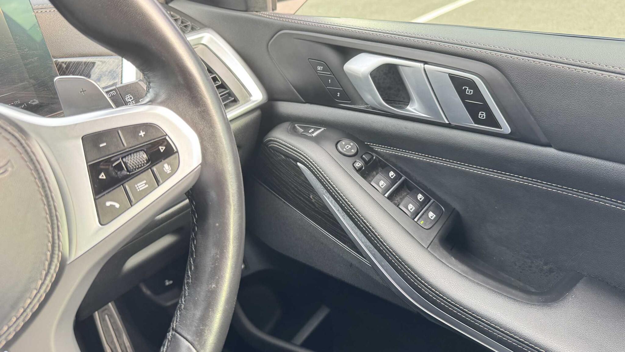 BMW X5 view 40