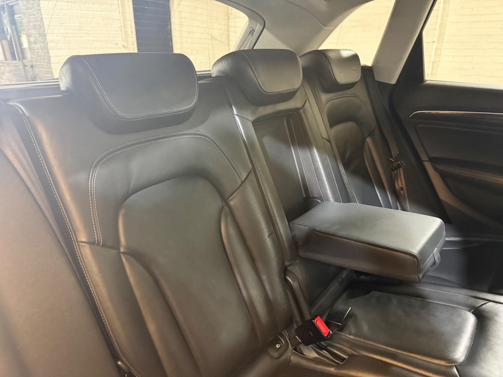 Audi SQ5 view 44