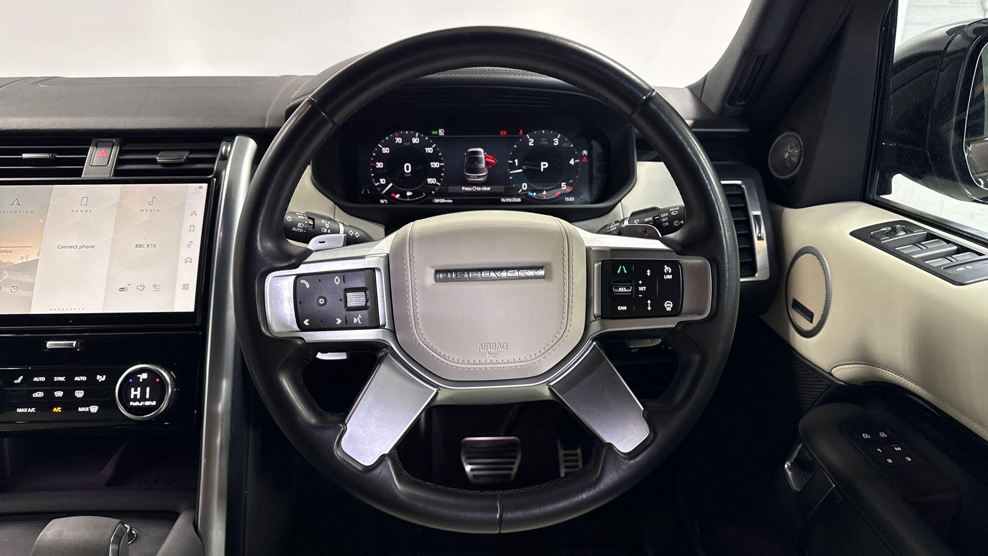 Land Rover Discovery view 15