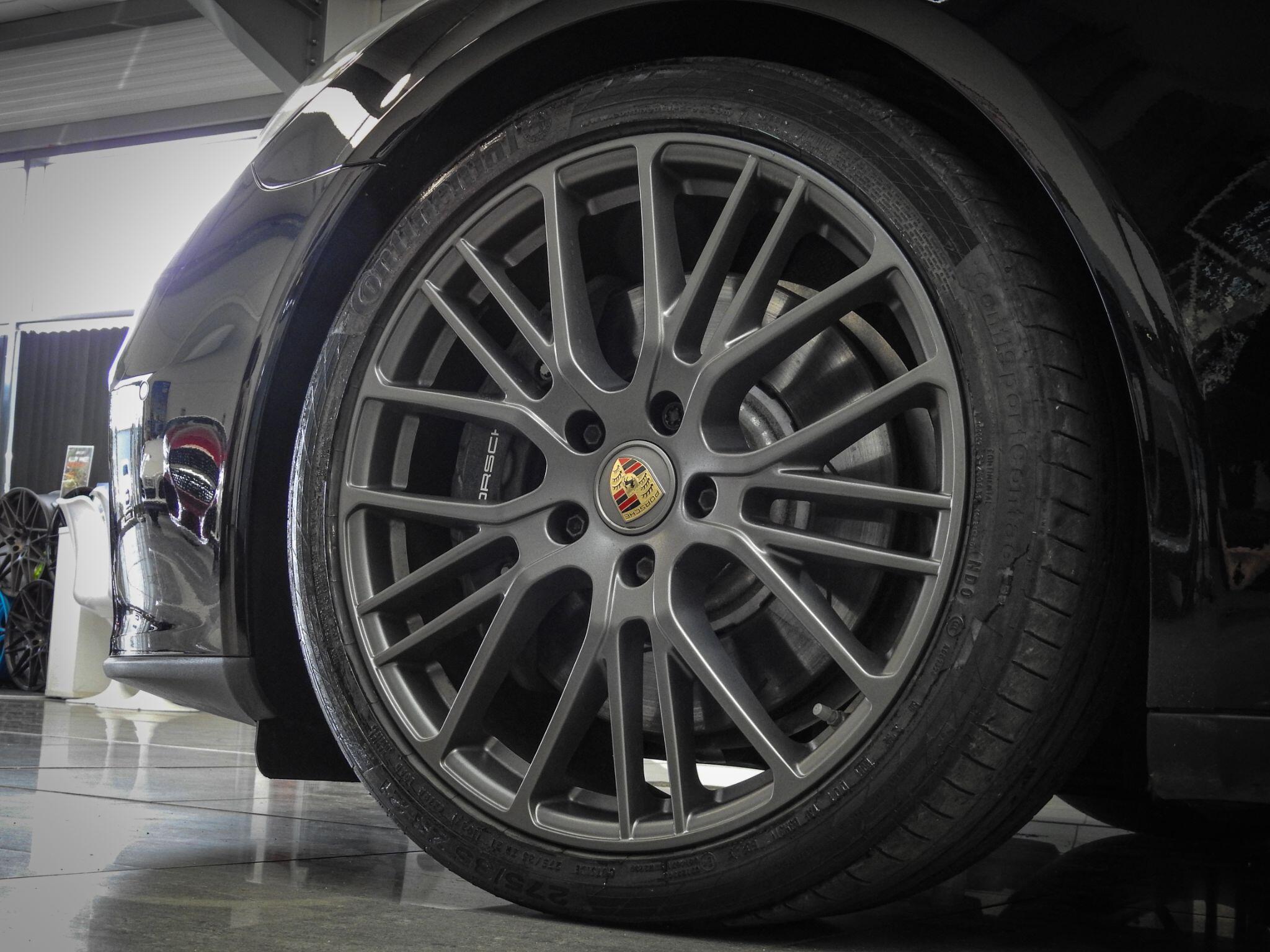 Porsche Panamera view 20