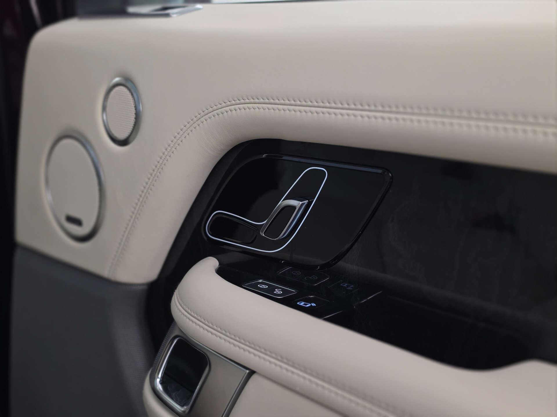 Land Rover Range Rover view 18