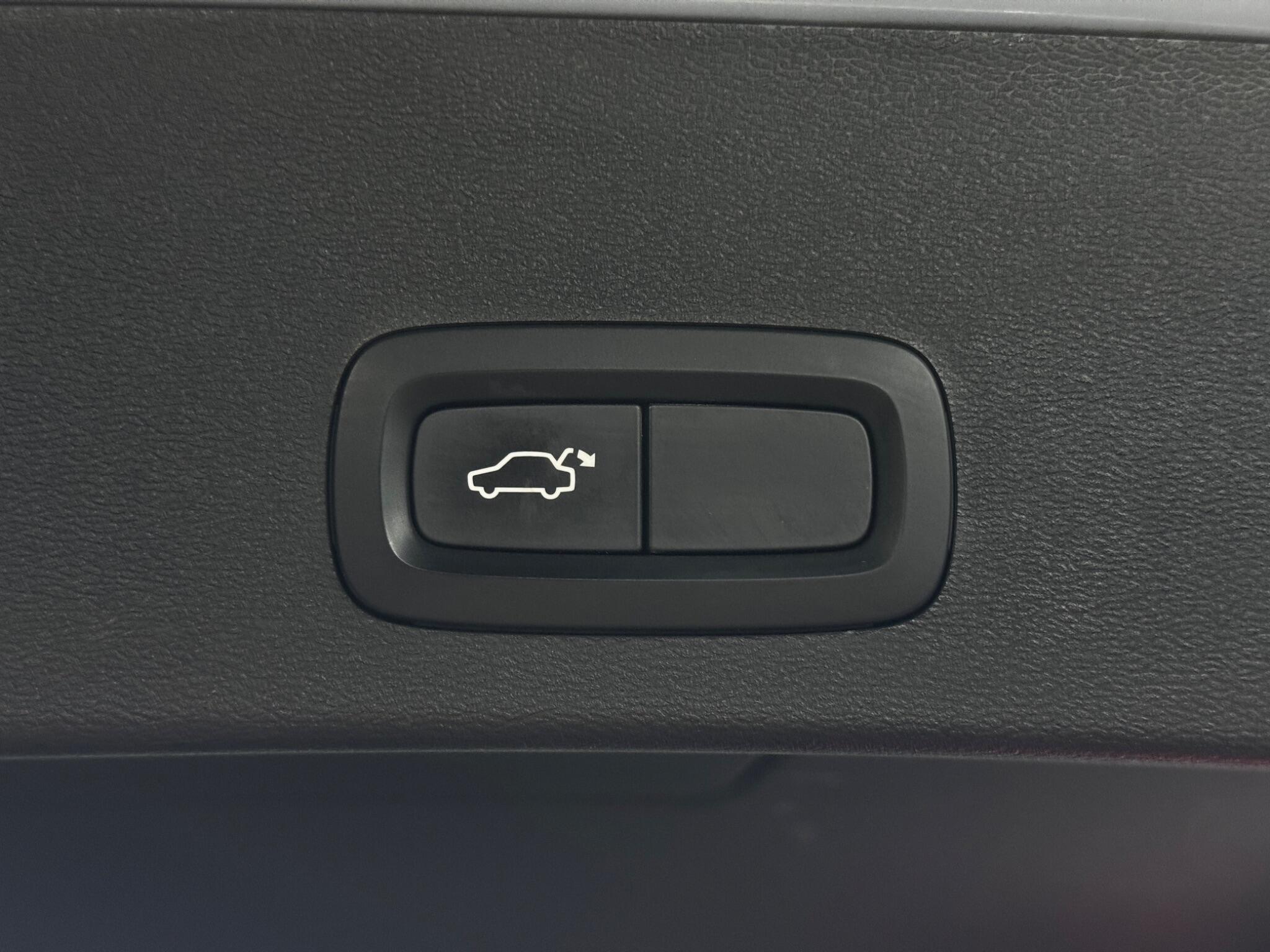 Volvo XC40 view 38