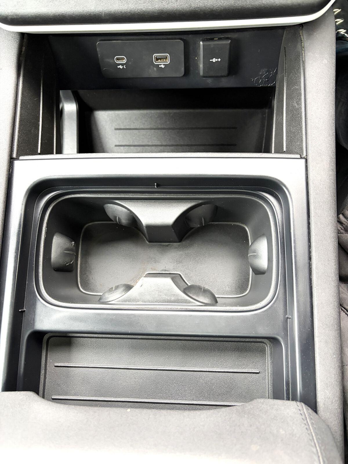 Land Rover Defender view 51