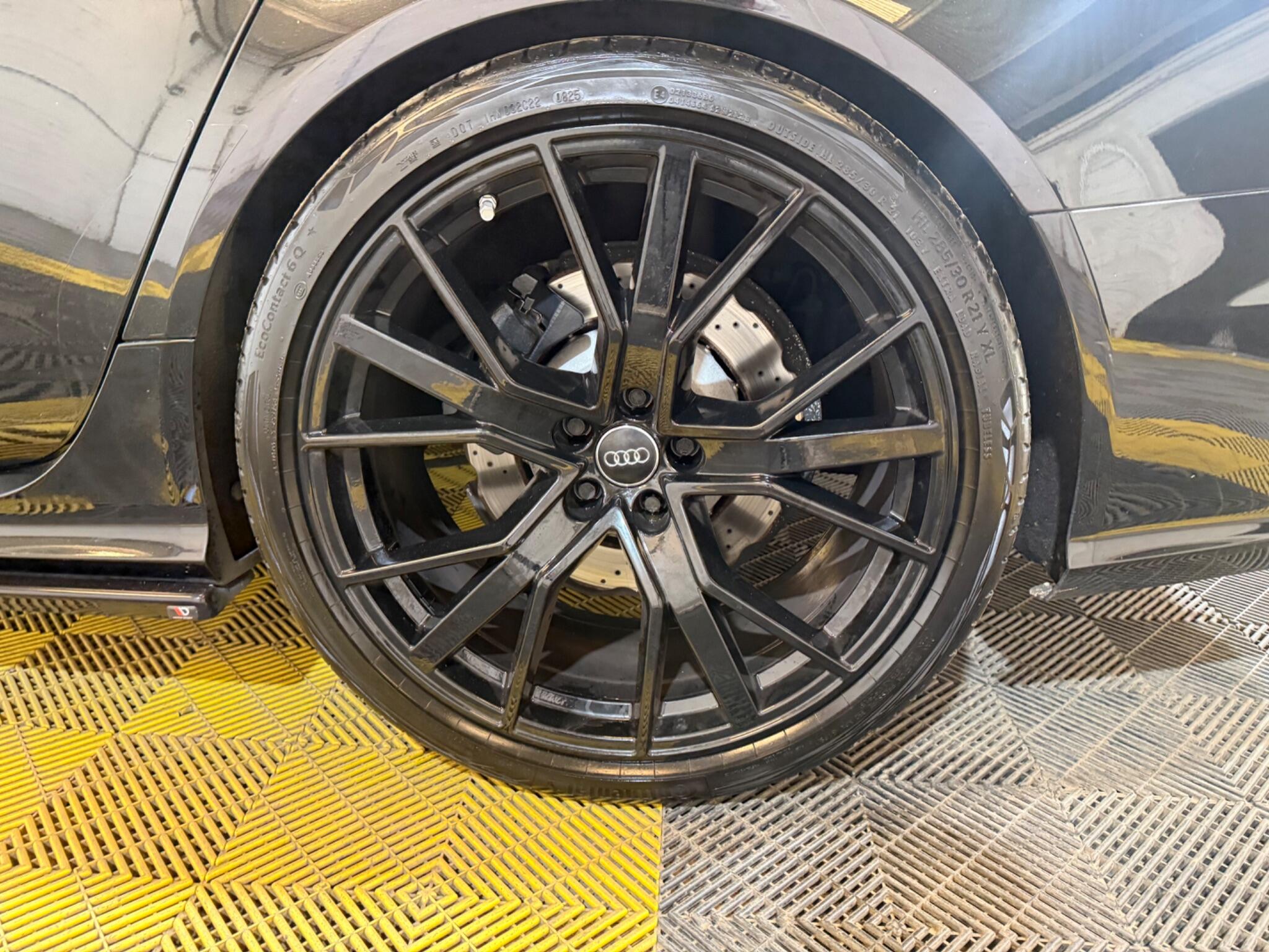 Audi RS6 view 43