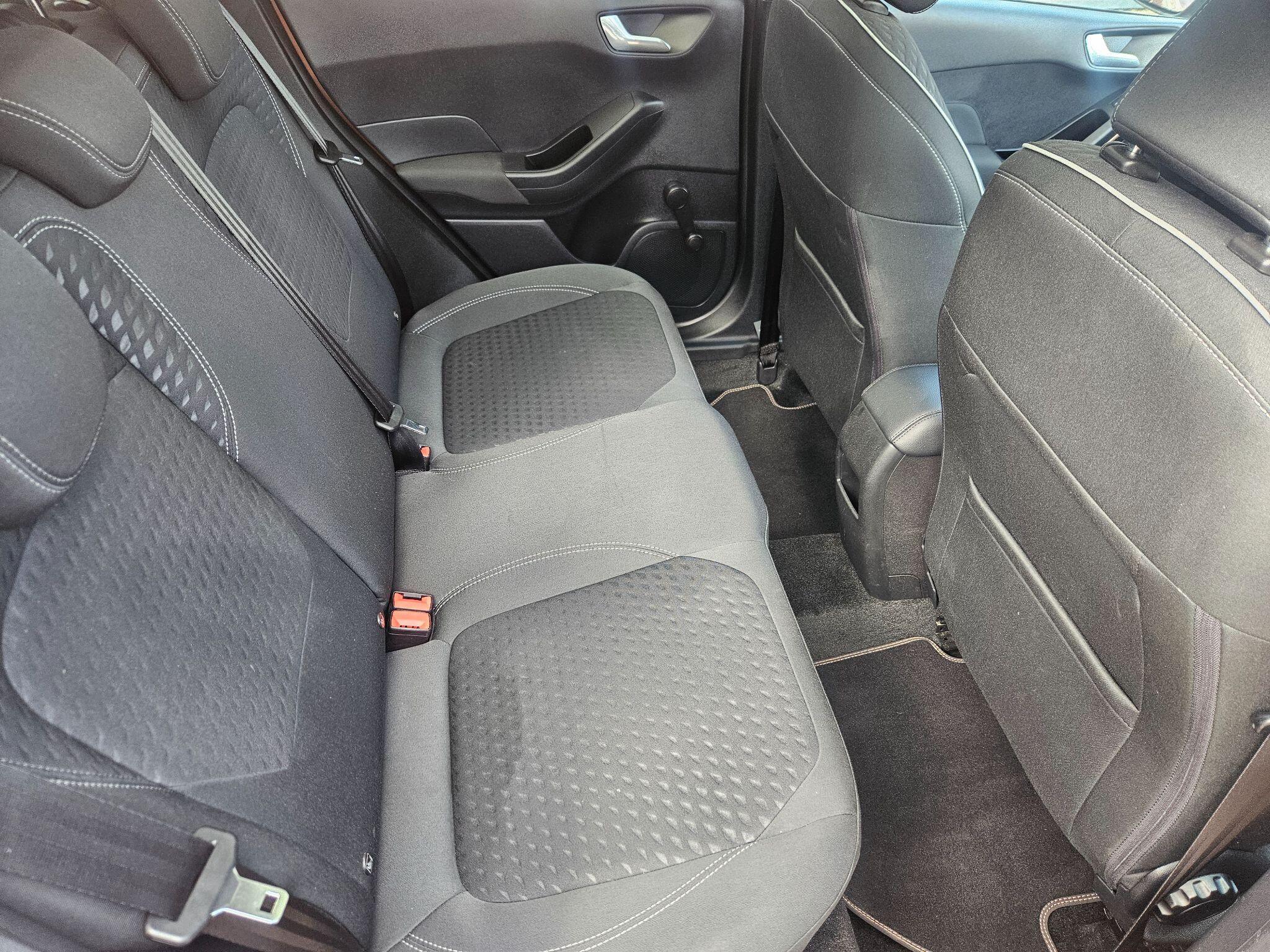 2017 Ford Fiesta image 42