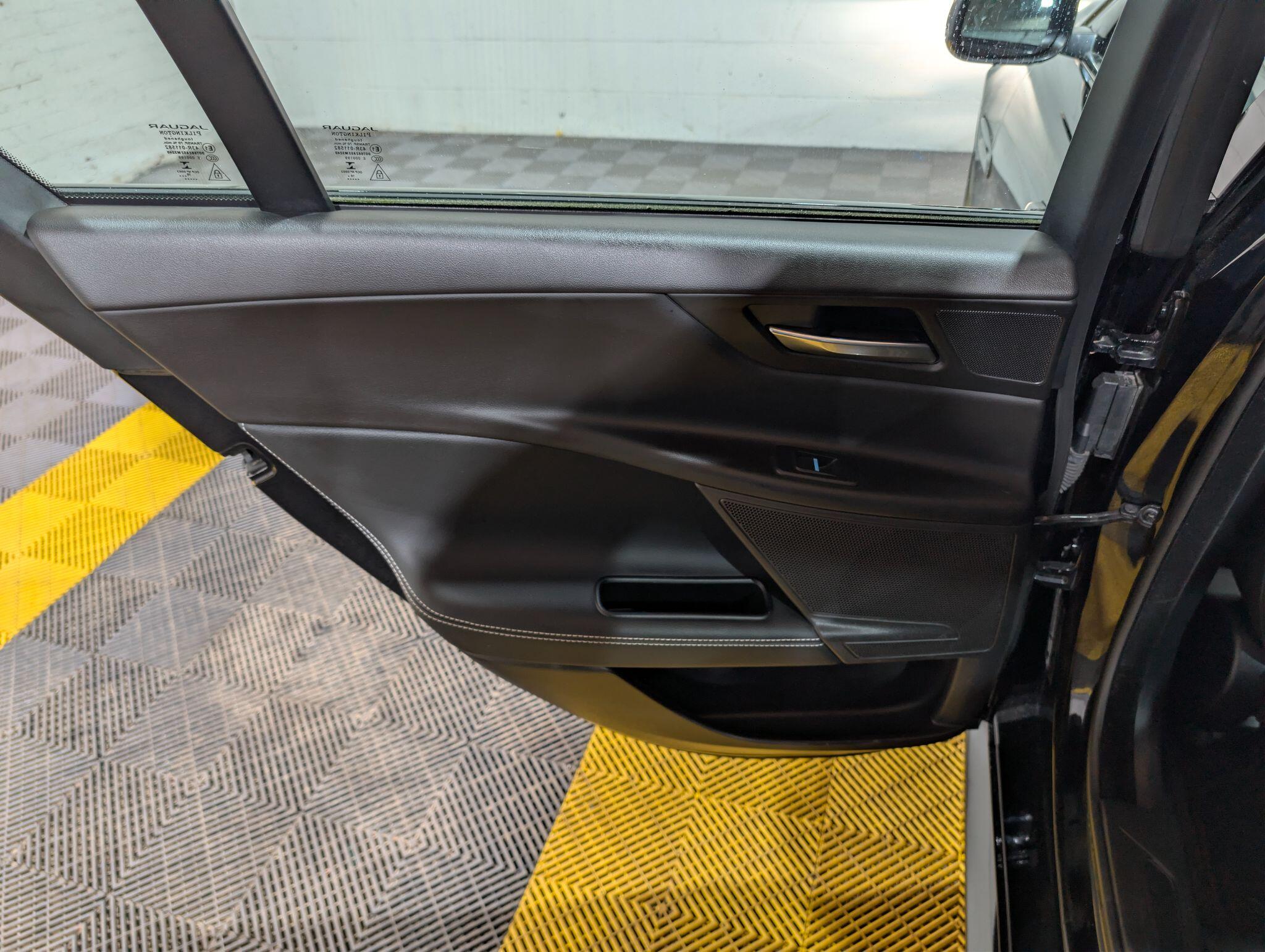Jaguar Xe view 55