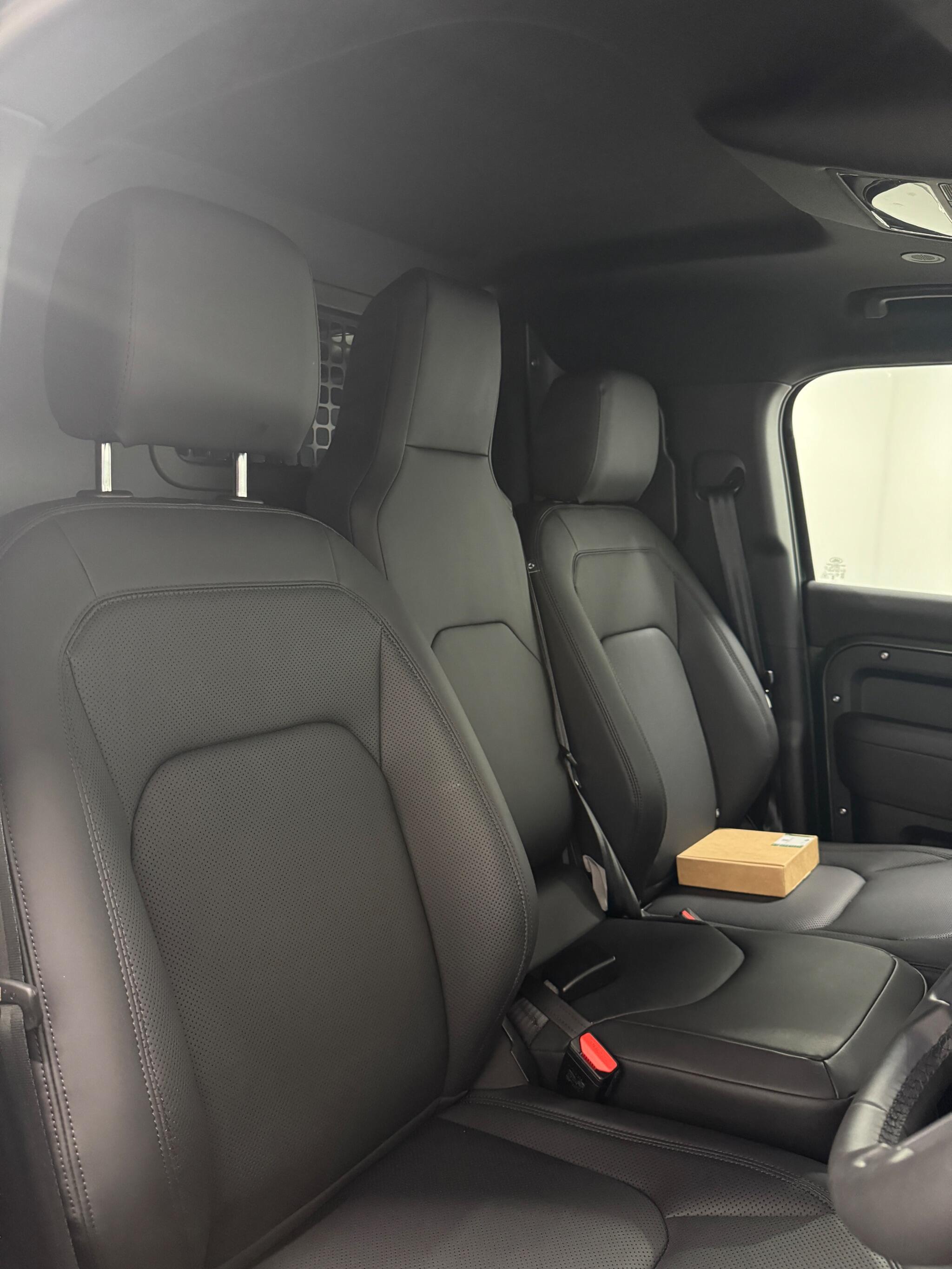 Land Rover Defender view 12