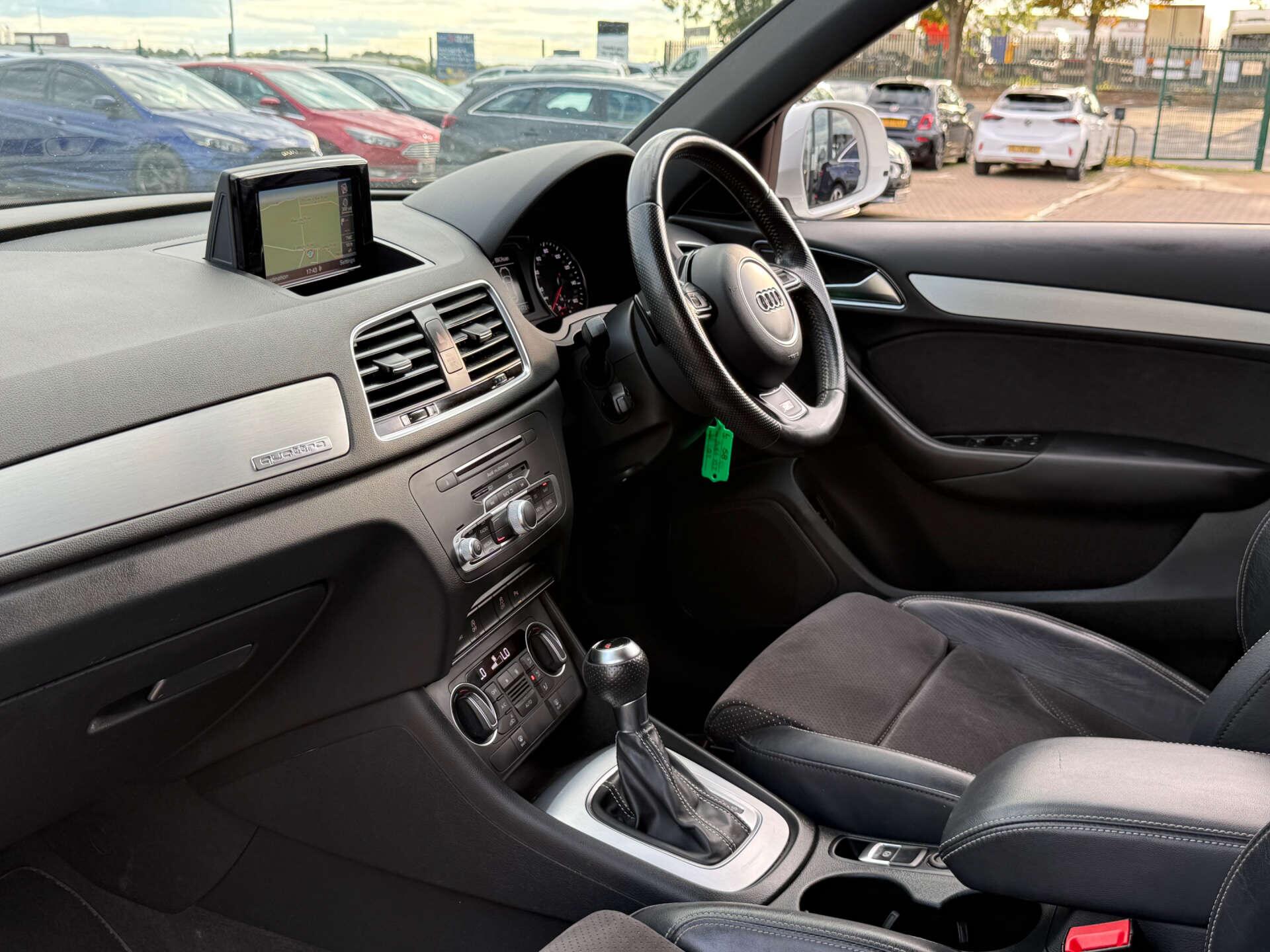 Audi Q3 view 76