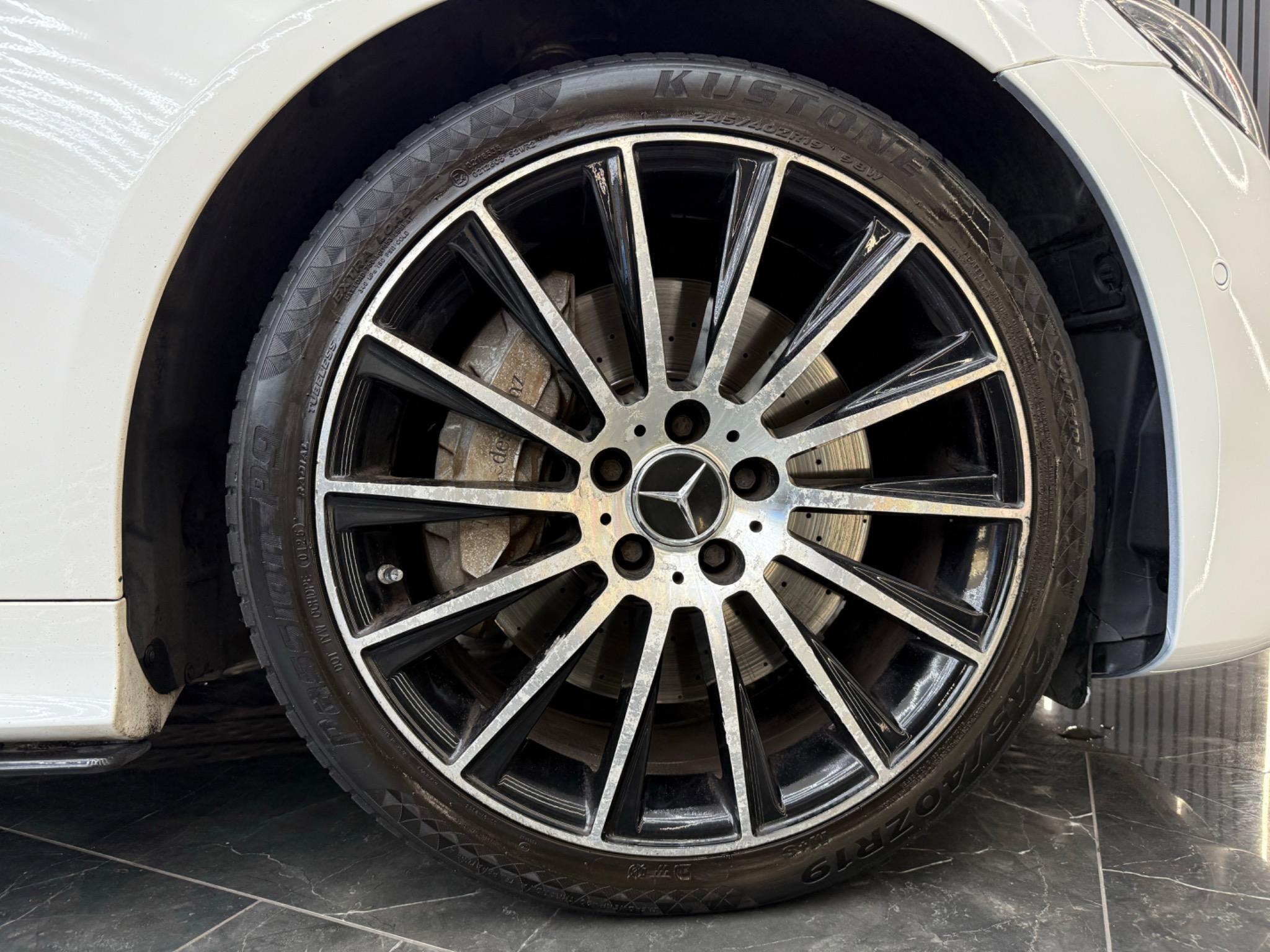 Mercedes-Benz E Class view 39