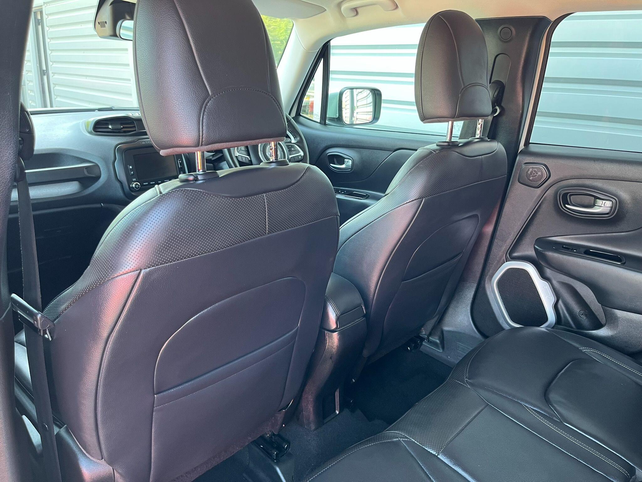 Jeep Renegade view 37