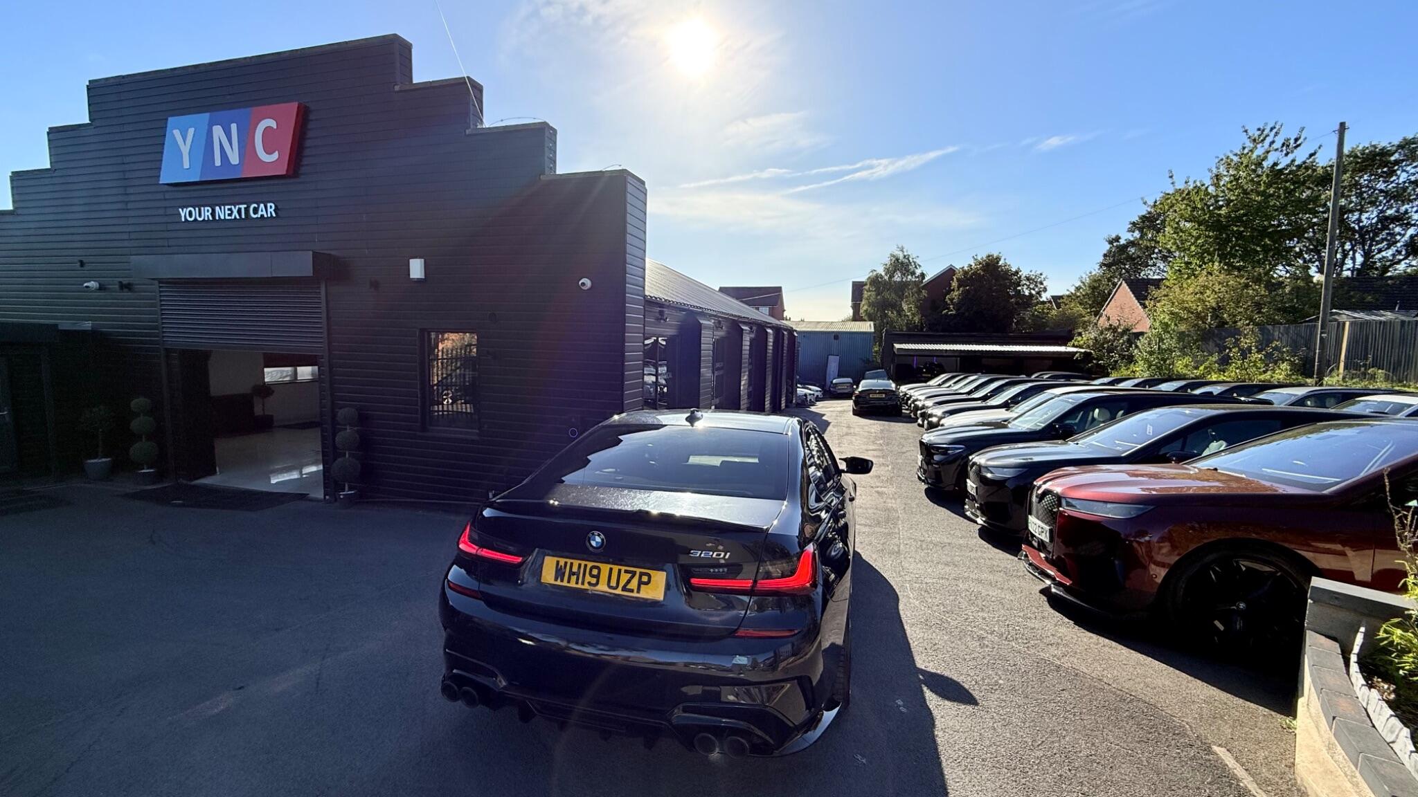 BMW 3 Series view 3