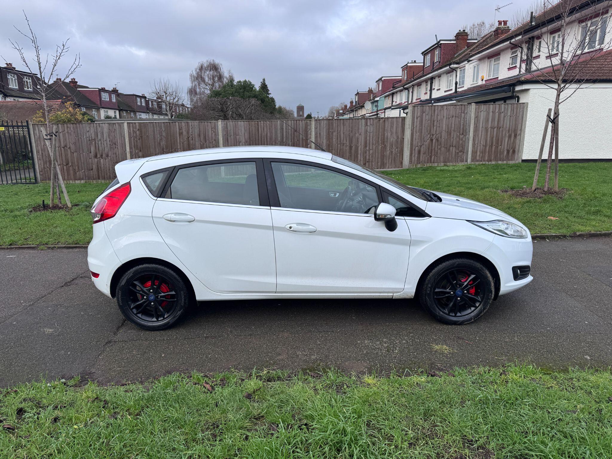 2016 Ford Fiesta image 13