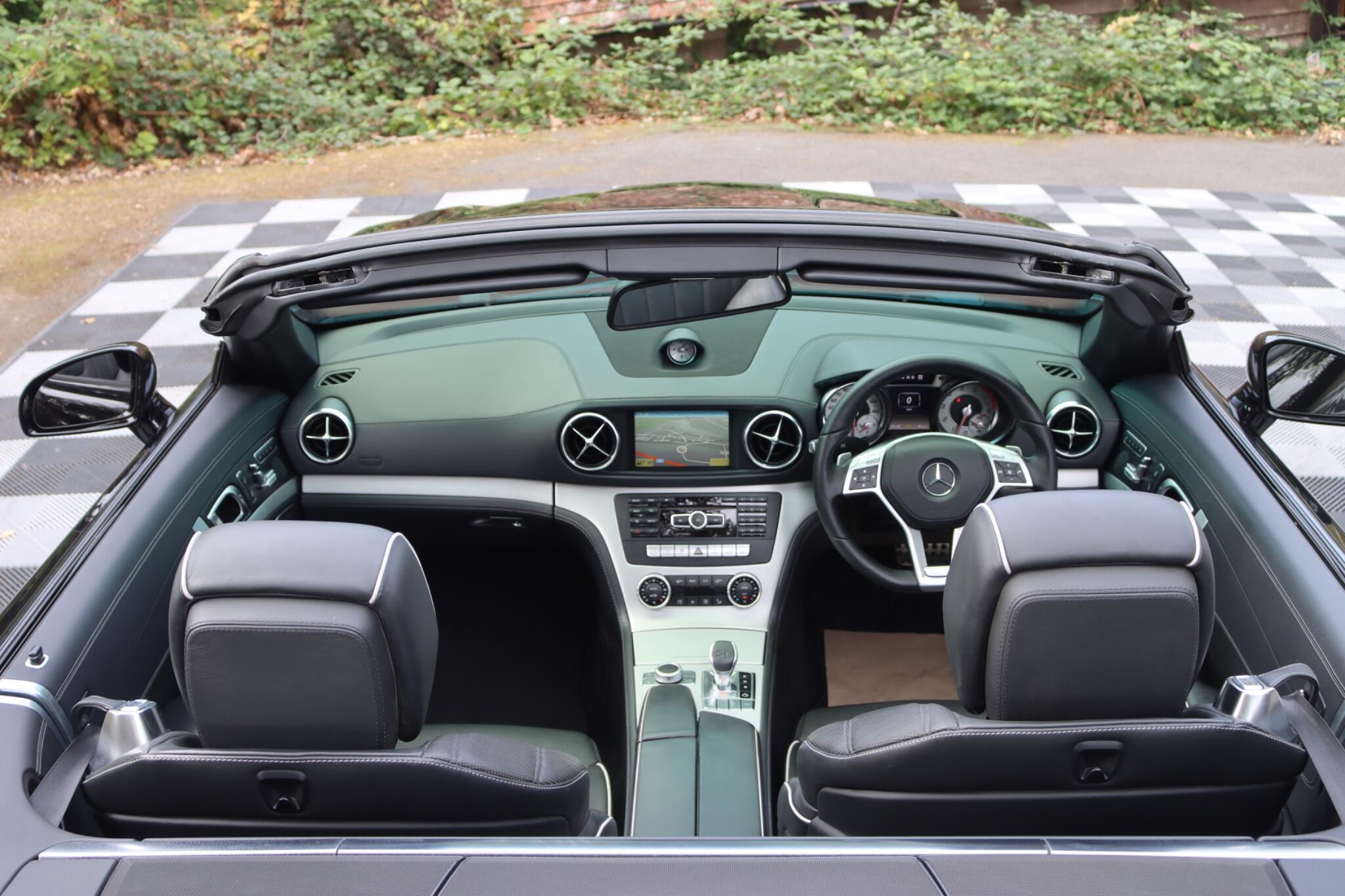 Mercedes-Benz SL view 36