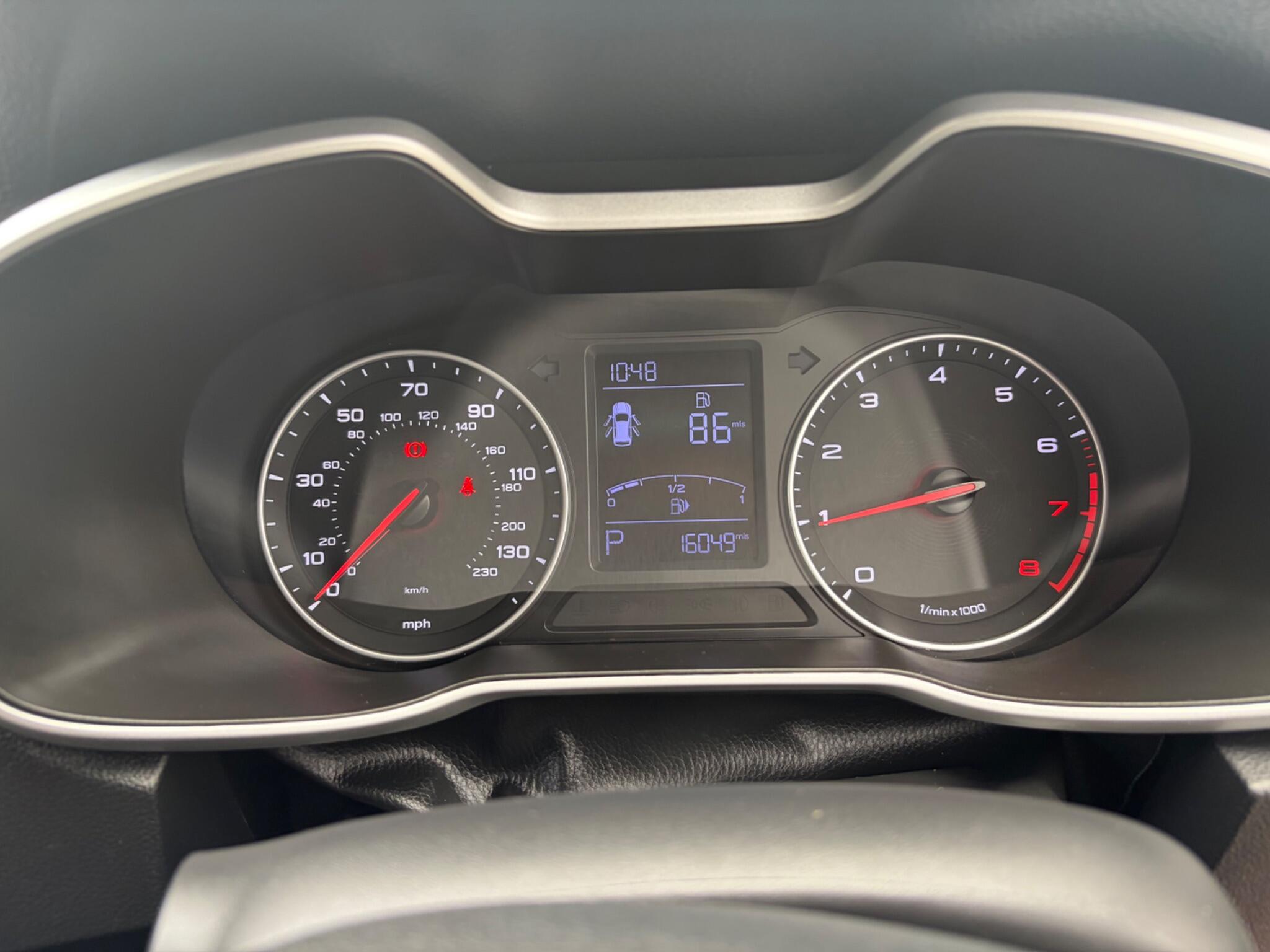 MG ZS view 48