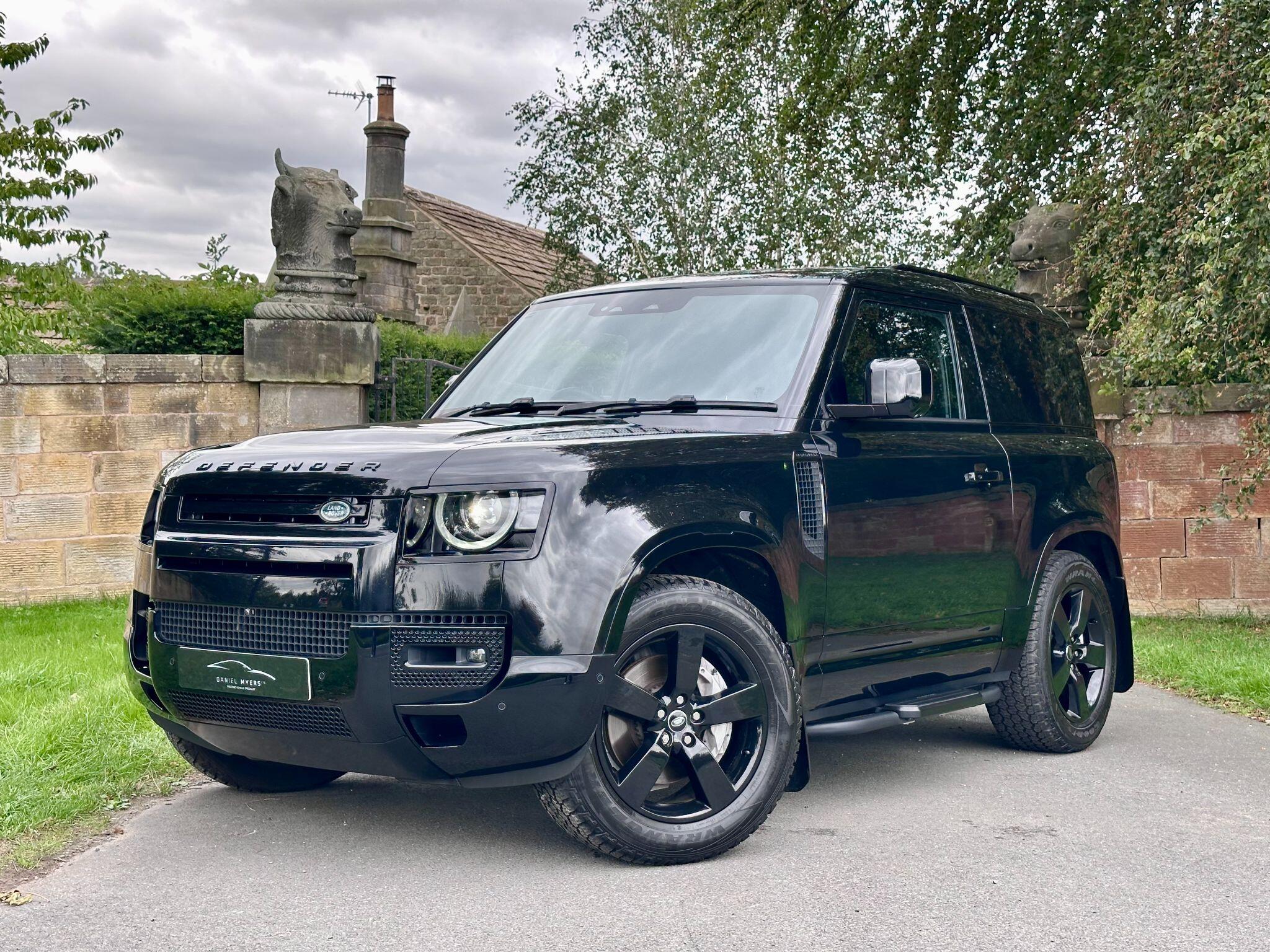 Land Rover Defender 90 view 6