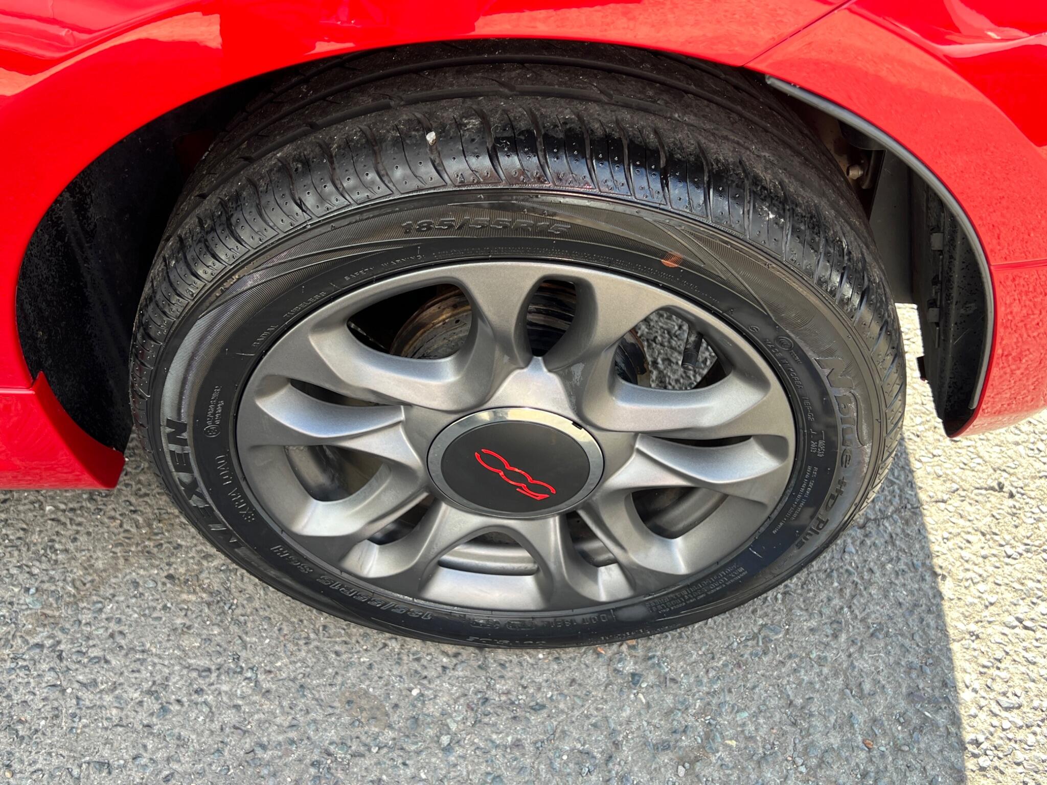 2016 Fiat 500 image 28