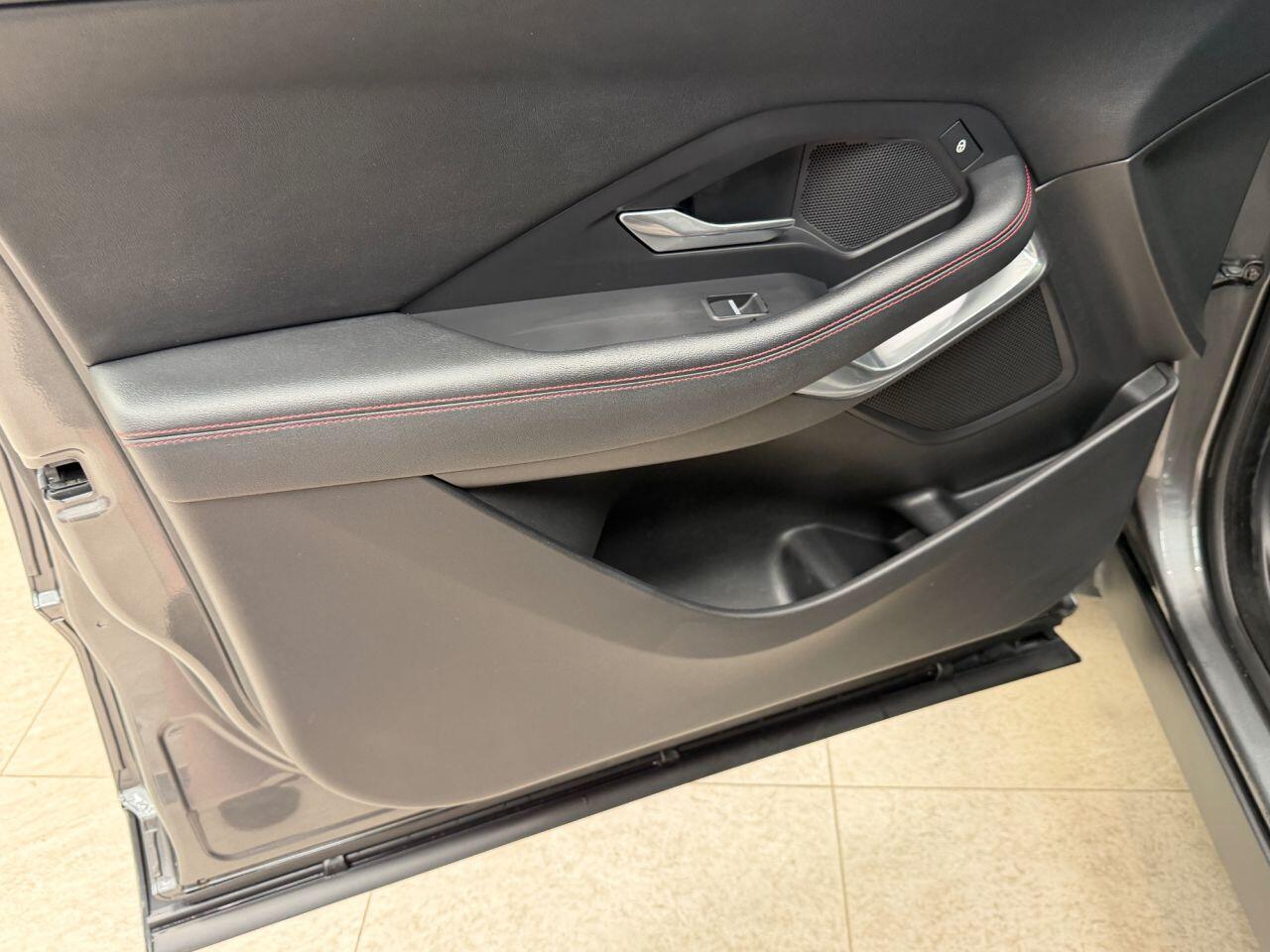 Jaguar E-Pace view 14