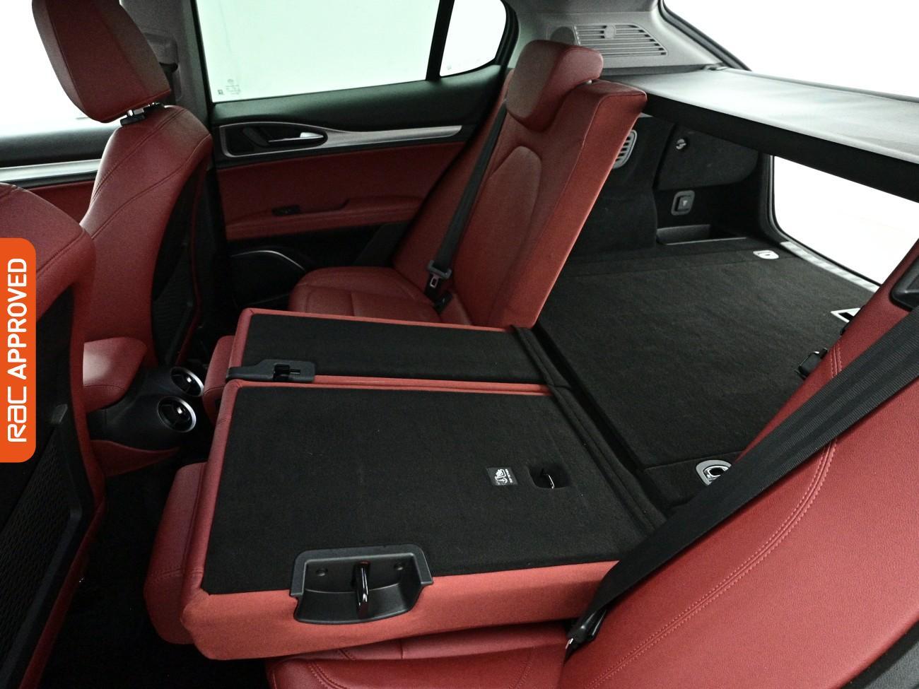 Alfa Romeo Stelvio view 29