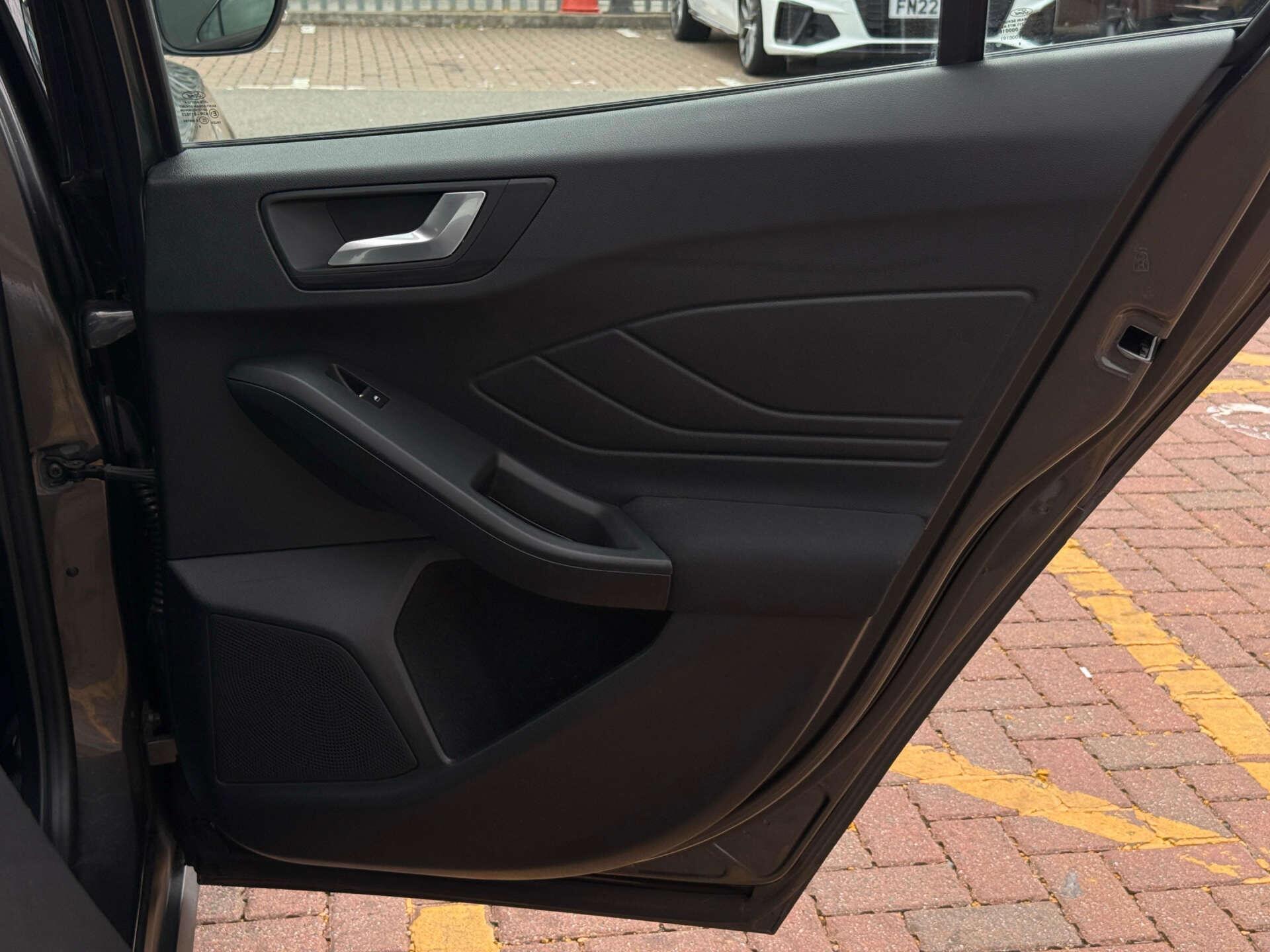 Ford Focus view 30